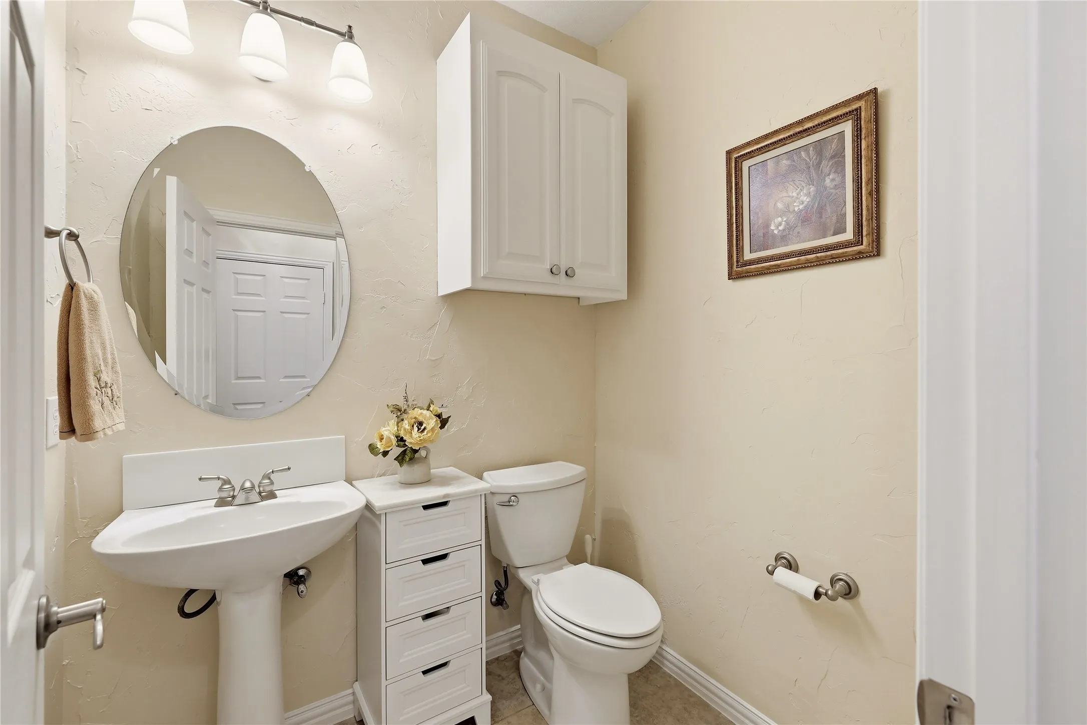 Single Family Residence For Sale in Tarrant County , 5931 Crescent Lane, Colleyville, Texas 76034, 3 Bedroom, 4 Bathroom, 2 Garage spaces, 3,110 Sqft, built in 2006, mls#21296490, Real Estate Agent in Colleyville, Homes For Sale in Tarrant county, Homes For Sale in Colleyville, Realtor in Colleyville Texas, Real Estate Brokerage Independent Realty Texas, Luminita Cordes Realtor