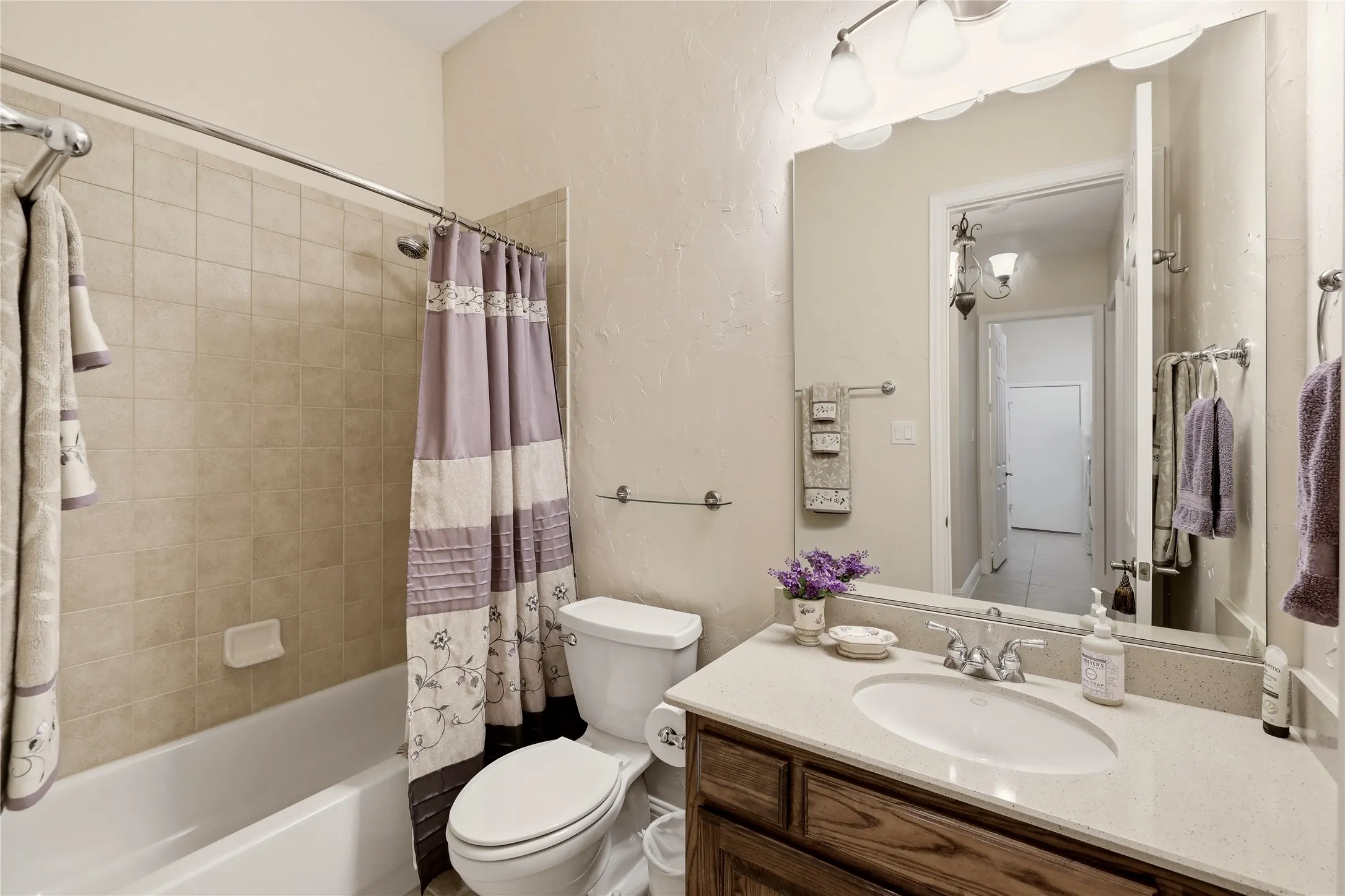 Single Family Residence For Sale in Tarrant County , 5931 Crescent Lane, Colleyville, Texas 76034, 3 Bedroom, 4 Bathroom, 2 Garage spaces, 3,110 Sqft, built in 2006, mls#21296490, Real Estate Agent in Colleyville, Homes For Sale in Tarrant county, Homes For Sale in Colleyville, Realtor in Colleyville Texas, Real Estate Brokerage Independent Realty Texas, Luminita Cordes Realtor
