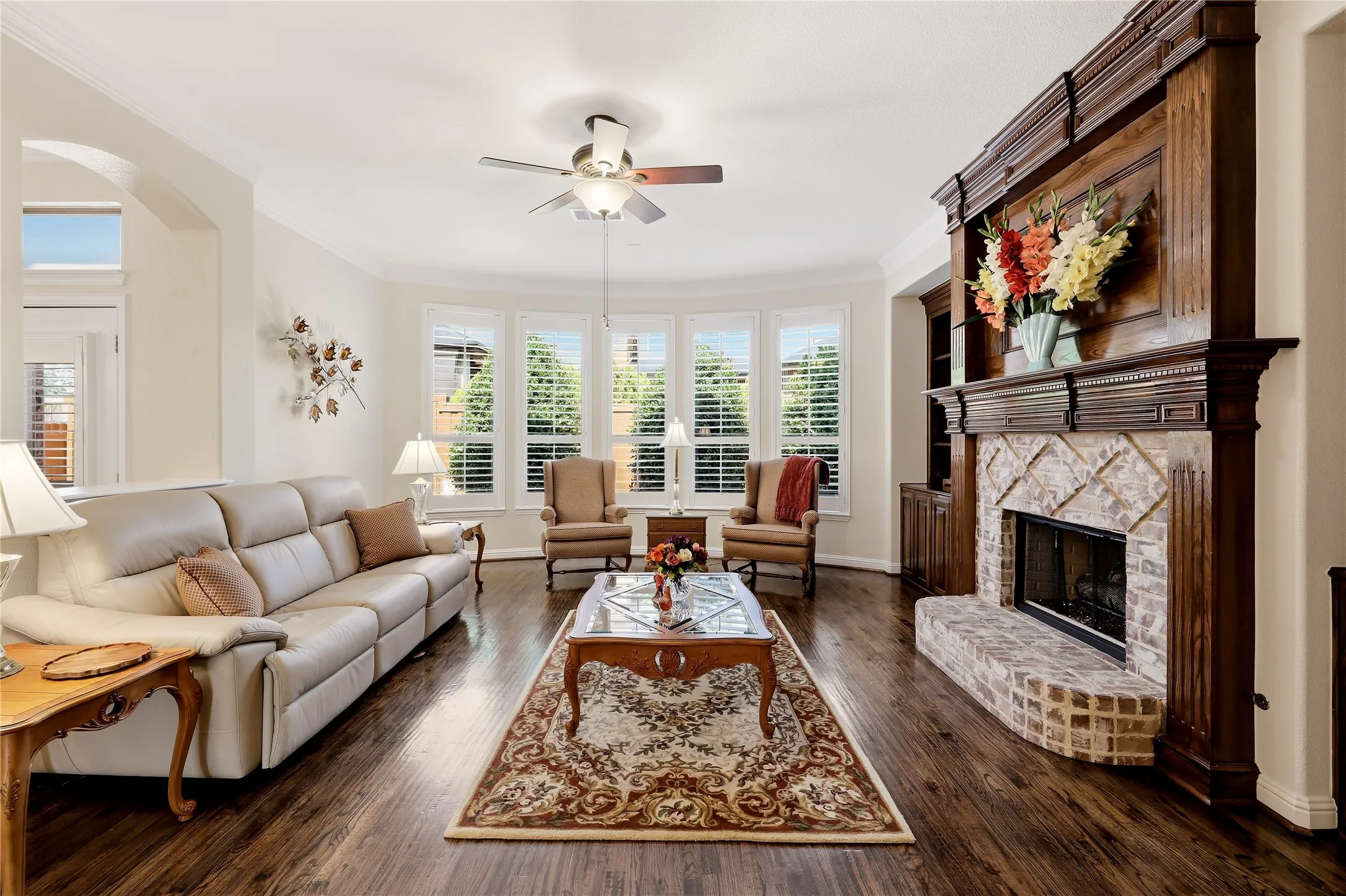 Single Family Residence For Sale in Tarrant County , 5931 Crescent Lane, Colleyville, Texas 76034, 3 Bedroom, 4 Bathroom, 2 Garage spaces, 3,110 Sqft, built in 2006, mls#21296490, Real Estate Agent in Colleyville, Homes For Sale in Tarrant county, Homes For Sale in Colleyville, Realtor in Colleyville Texas, Real Estate Brokerage Independent Realty Texas, Luminita Cordes Realtor