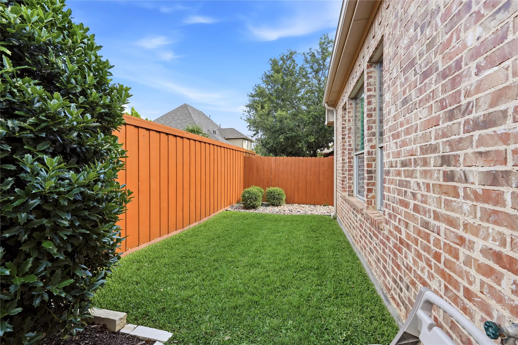 Single Family Residence For Sale in Tarrant County , 5931 Crescent Lane, Colleyville, Texas 76034, 3 Bedroom, 4 Bathroom, 2 Garage spaces, 3,110 Sqft, built in 2006, mls#21296490, Real Estate Agent in Colleyville, Homes For Sale in Tarrant county, Homes For Sale in Colleyville, Realtor in Colleyville Texas, Real Estate Brokerage Independent Realty Texas, Luminita Cordes Realtor