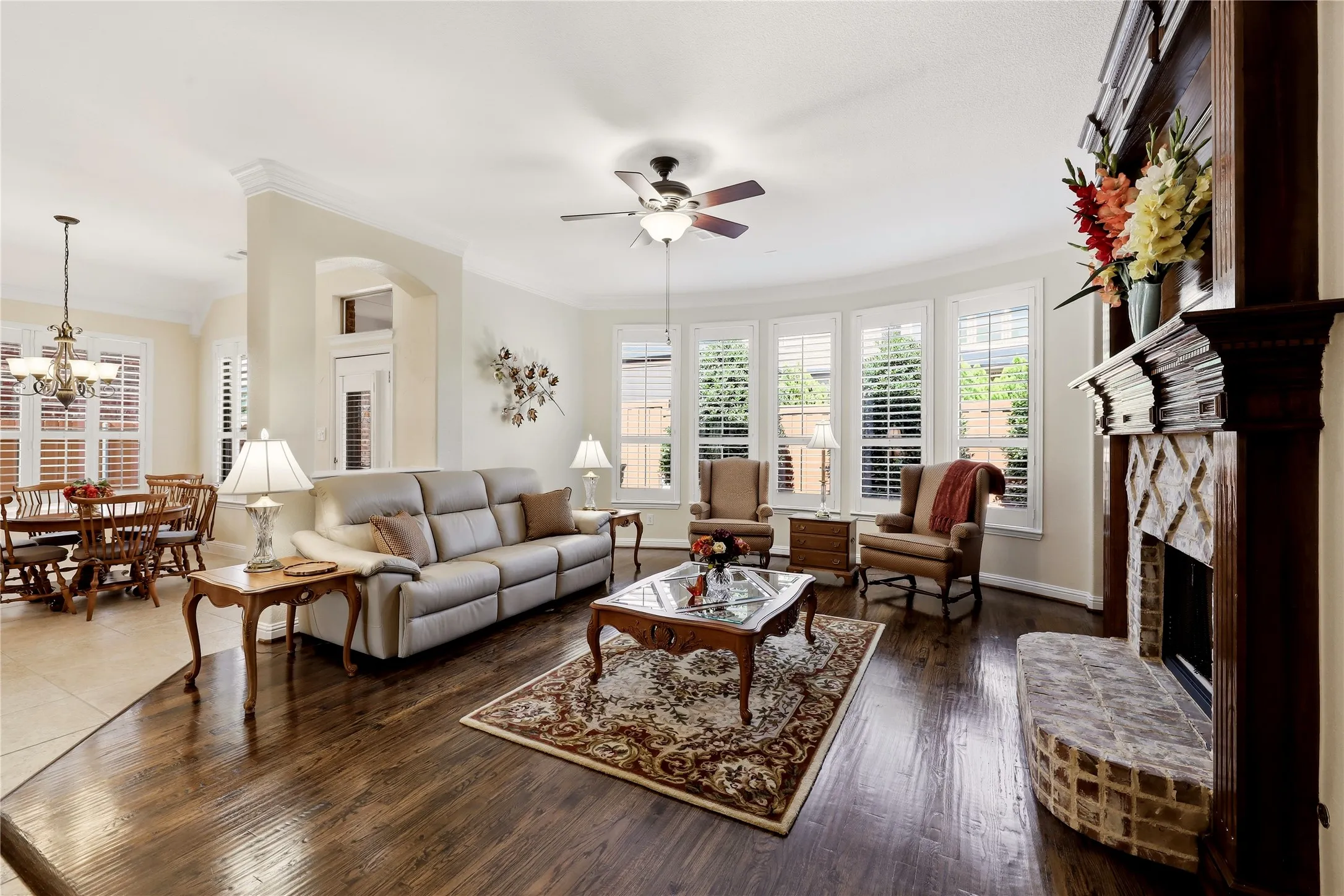 Single Family Residence For Sale in Tarrant County , 5931 Crescent Lane, Colleyville, Texas 76034, 3 Bedroom, 4 Bathroom, 2 Garage spaces, 3,110 Sqft, built in 2006, mls#21296490, Real Estate Agent in Colleyville, Homes For Sale in Tarrant county, Homes For Sale in Colleyville, Realtor in Colleyville Texas, Real Estate Brokerage Independent Realty Texas, Luminita Cordes Realtor