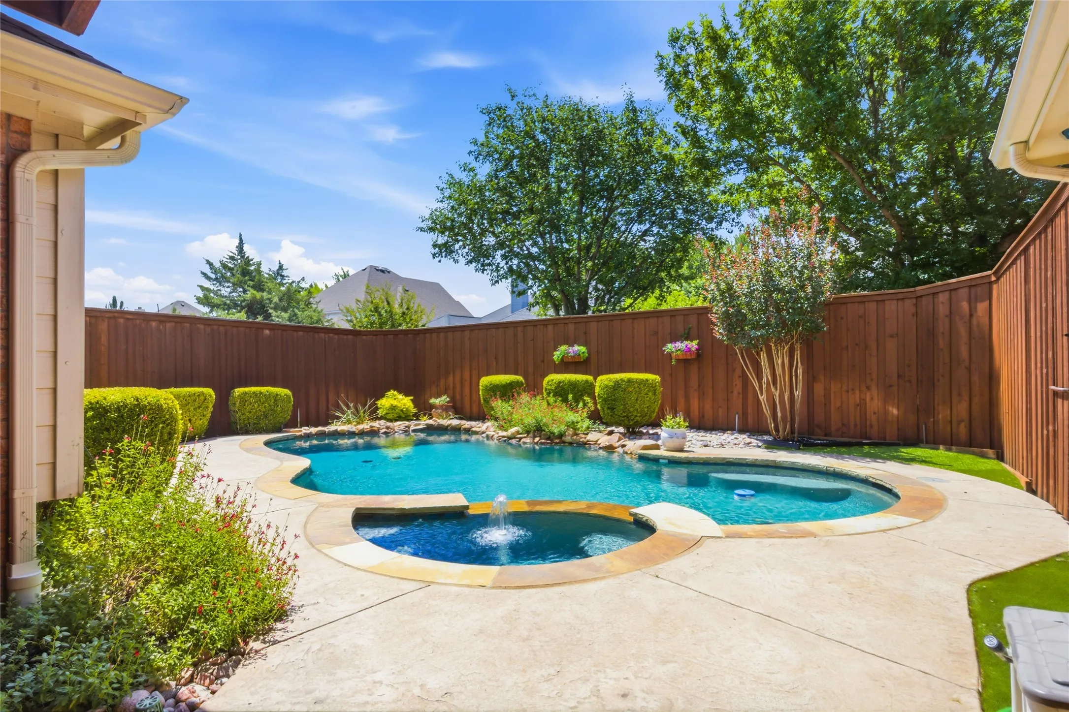 Single Family Residence For Sale in Collin County , 416 Shady Valley Drive, Allen, Texas 75002, 4 Bedroom, 2 Bathroom, 2 Garage spaces, 2,362 Sqft, built in 2000, mls#21297623, Real Estate Agent in Allen, Homes For Sale in Collin county, Homes For Sale in Allen, Realtor in Allen Texas, Real Estate Brokerage Independent Realty Texas, Luminita Cordes Realtor