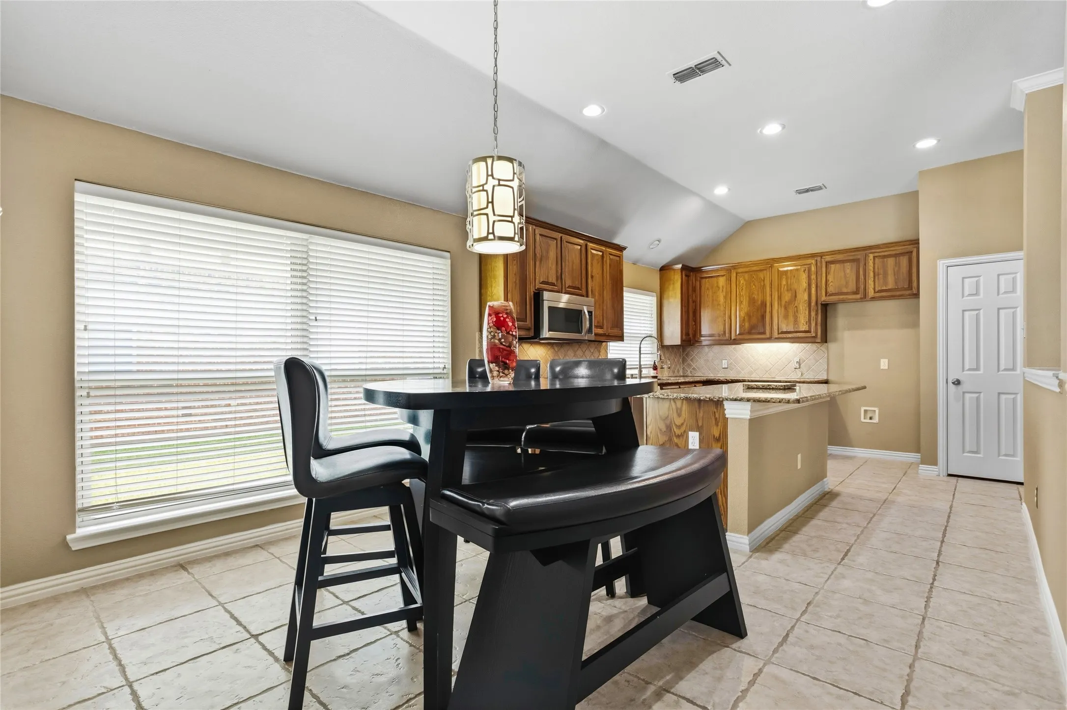 Single Family Residence For Sale in Collin County , 416 Shady Valley Drive, Allen, Texas 75002, 4 Bedroom, 2 Bathroom, 2 Garage spaces, 2,362 Sqft, built in 2000, mls#21297623, Real Estate Agent in Allen, Homes For Sale in Collin county, Homes For Sale in Allen, Realtor in Allen Texas, Real Estate Brokerage Independent Realty Texas, Luminita Cordes Realtor