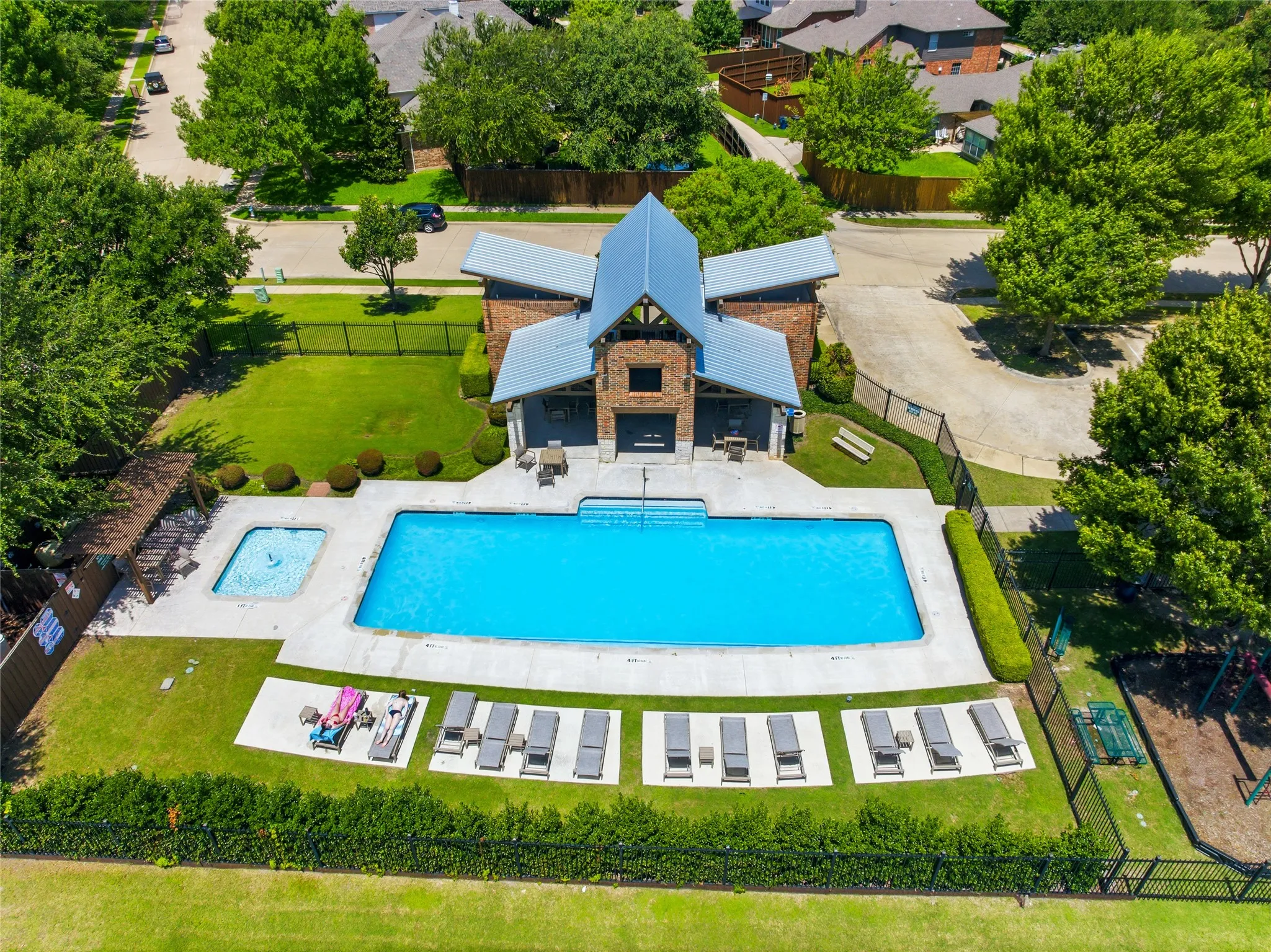 Single Family Residence For Sale in Collin County , 416 Shady Valley Drive, Allen, Texas 75002, 4 Bedroom, 2 Bathroom, 2 Garage spaces, 2,362 Sqft, built in 2000, mls#21297623, Real Estate Agent in Allen, Homes For Sale in Collin county, Homes For Sale in Allen, Realtor in Allen Texas, Real Estate Brokerage Independent Realty Texas, Luminita Cordes Realtor