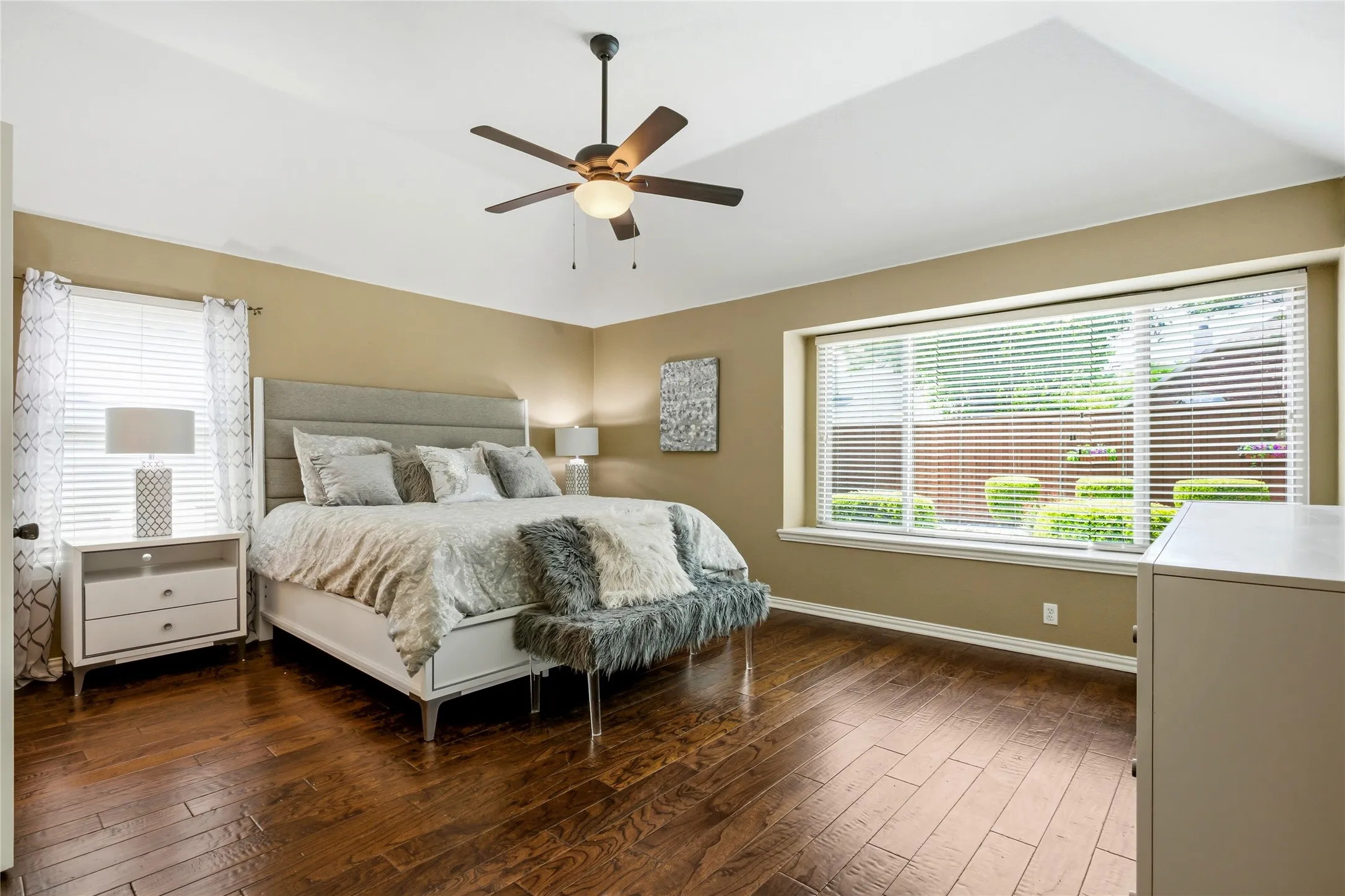 Single Family Residence For Sale in Collin County , 416 Shady Valley Drive, Allen, Texas 75002, 4 Bedroom, 2 Bathroom, 2 Garage spaces, 2,362 Sqft, built in 2000, mls#21297623, Real Estate Agent in Allen, Homes For Sale in Collin county, Homes For Sale in Allen, Realtor in Allen Texas, Real Estate Brokerage Independent Realty Texas, Luminita Cordes Realtor