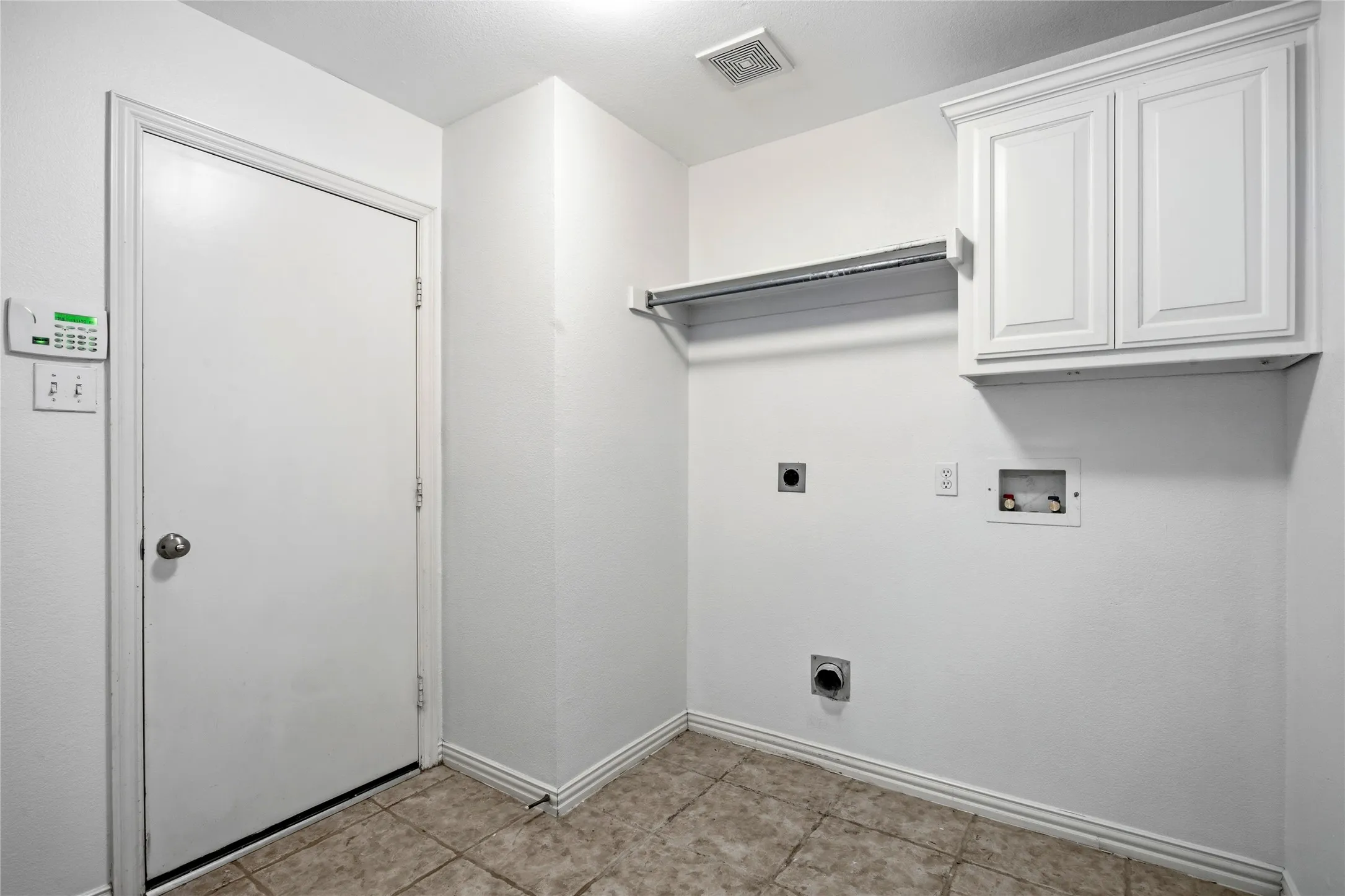 Single Family Residence For Sale in Collin County , 416 Shady Valley Drive, Allen, Texas 75002, 4 Bedroom, 2 Bathroom, 2 Garage spaces, 2,362 Sqft, built in 2000, mls#21297623, Real Estate Agent in Allen, Homes For Sale in Collin county, Homes For Sale in Allen, Realtor in Allen Texas, Real Estate Brokerage Independent Realty Texas, Luminita Cordes Realtor
