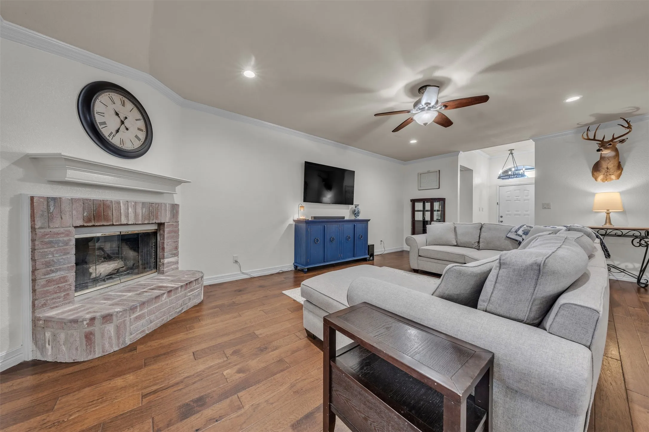Single Family Residence For Sale in Parker County , 213 King Arthur Drive, Weatherford, Texas 76086, 3 Bedroom, 2 Bathroom, 2 Garage spaces, 1,717 Sqft, built in 1998, mls#21297129, Real Estate Agent in Weatherford, Homes For Sale in Parker county, Homes For Sale in Weatherford, Realtor in Weatherford Texas, Real Estate Brokerage Independent Realty Texas, Luminita Cordes Realtor