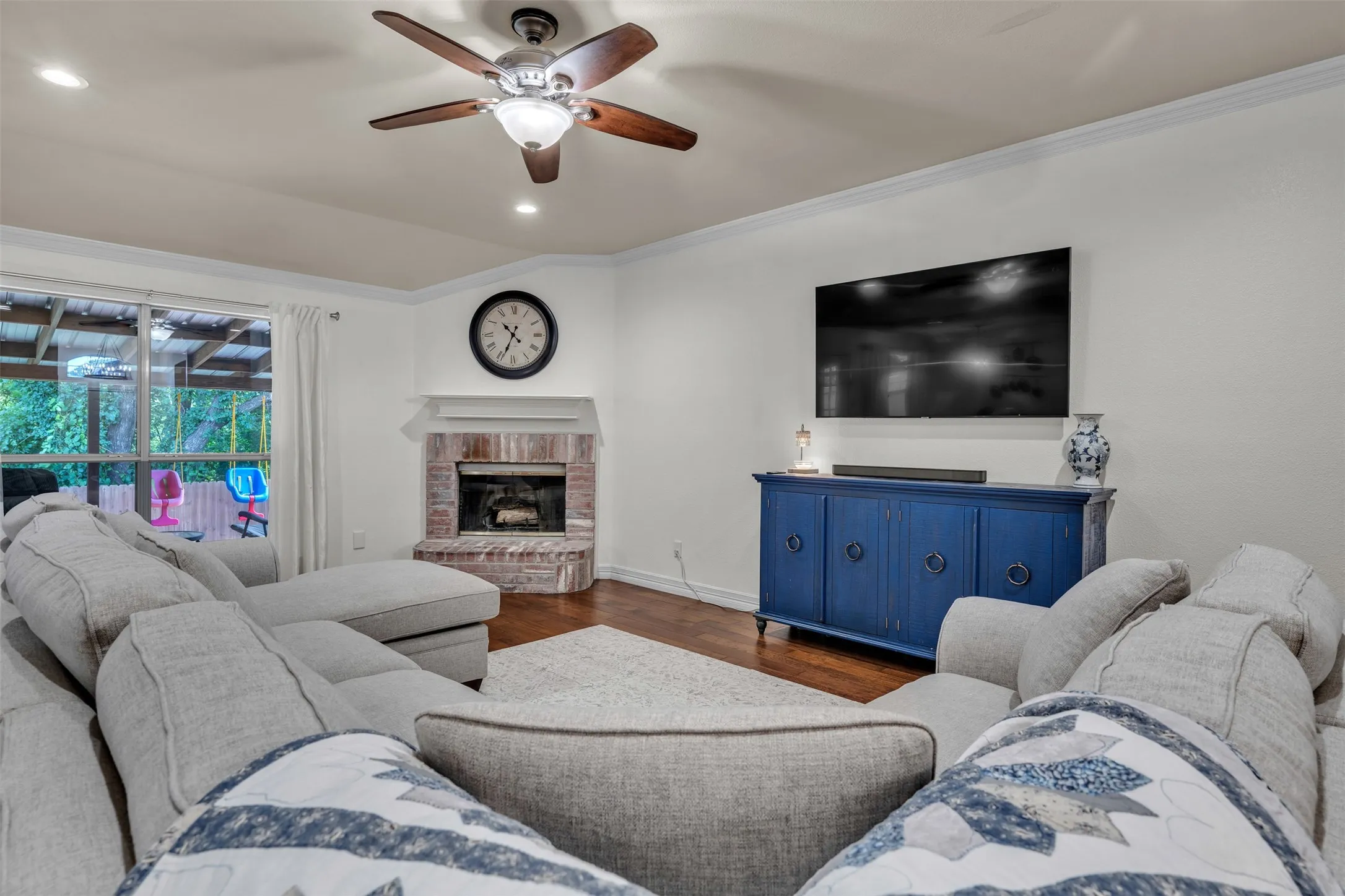 Single Family Residence For Sale in Parker County , 213 King Arthur Drive, Weatherford, Texas 76086, 3 Bedroom, 2 Bathroom, 2 Garage spaces, 1,717 Sqft, built in 1998, mls#21297129, Real Estate Agent in Weatherford, Homes For Sale in Parker county, Homes For Sale in Weatherford, Realtor in Weatherford Texas, Real Estate Brokerage Independent Realty Texas, Luminita Cordes Realtor