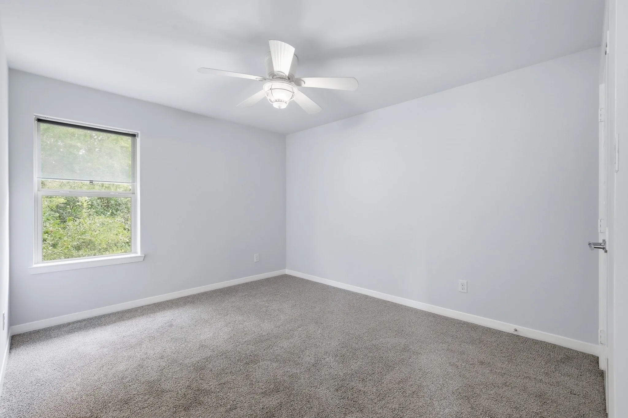 Single Family Residence For Sale in Denton County , 521 Diamond Point Drive, Oak Point, Texas 75068, 3 Bedroom, 3 Bathroom, 2 Garage spaces, 2,322 Sqft, built in 2015, mls#21237992, Real Estate Agent in Oak Point, Homes For Sale in Denton county, Homes For Sale in Oak Point, Realtor in Oak Point Texas, Real Estate Brokerage Independent Realty Texas, Luminita Cordes Realtor