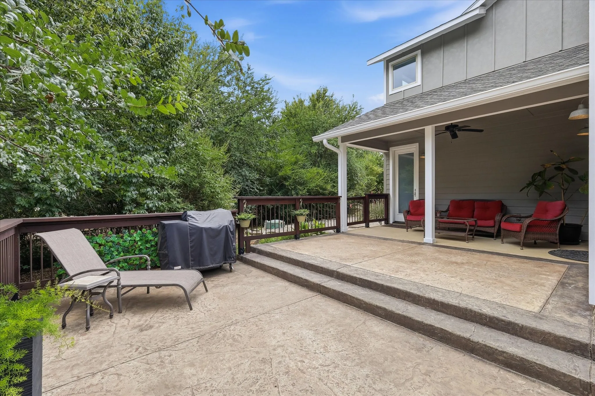 Single Family Residence For Sale in Denton County , 521 Diamond Point Drive, Oak Point, Texas 75068, 3 Bedroom, 3 Bathroom, 2 Garage spaces, 2,322 Sqft, built in 2015, mls#21237992, Real Estate Agent in Oak Point, Homes For Sale in Denton county, Homes For Sale in Oak Point, Realtor in Oak Point Texas, Real Estate Brokerage Independent Realty Texas, Luminita Cordes Realtor