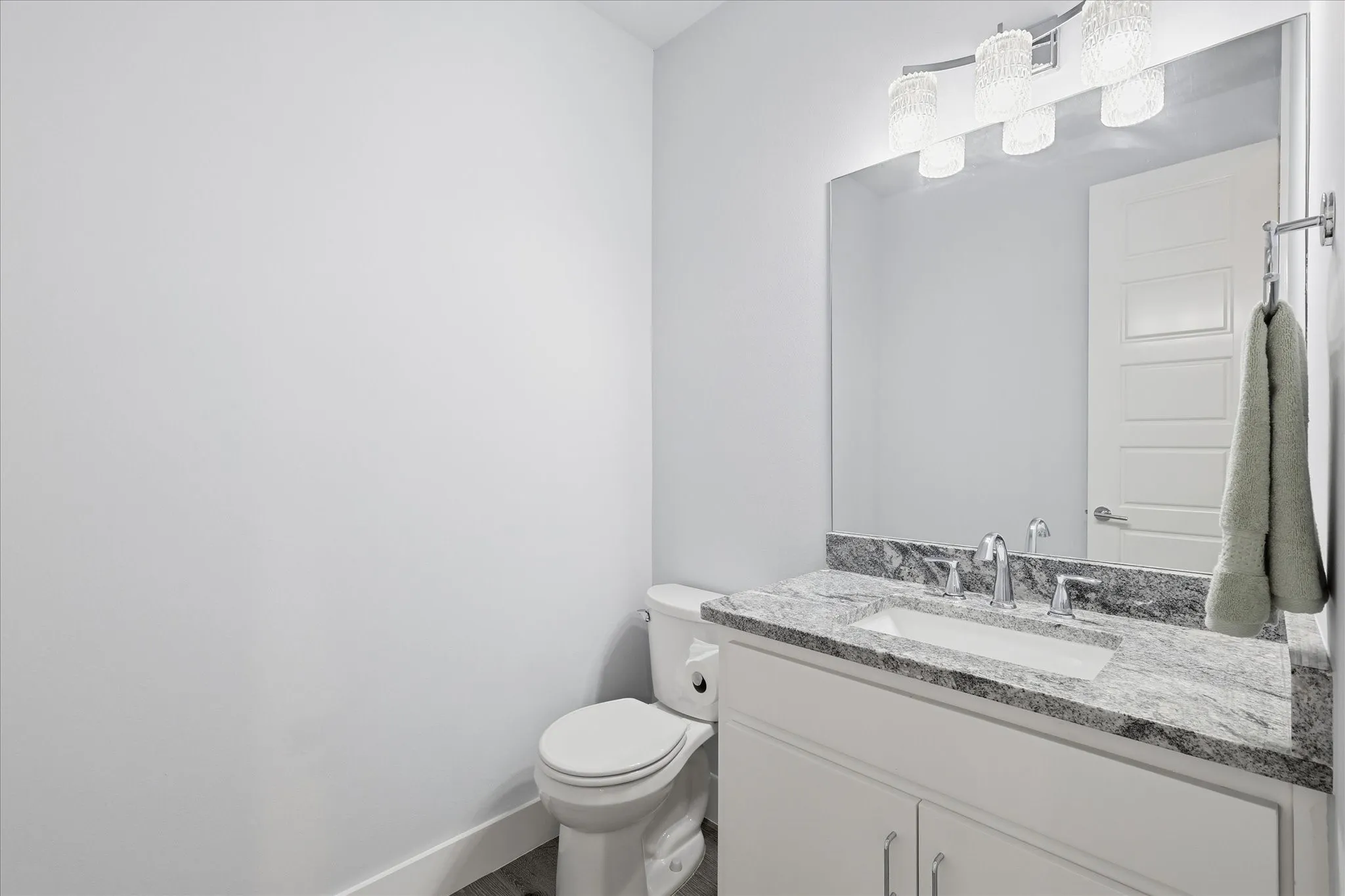 Single Family Residence For Sale in Denton County , 521 Diamond Point Drive, Oak Point, Texas 75068, 3 Bedroom, 3 Bathroom, 2 Garage spaces, 2,322 Sqft, built in 2015, mls#21237992, Real Estate Agent in Oak Point, Homes For Sale in Denton county, Homes For Sale in Oak Point, Realtor in Oak Point Texas, Real Estate Brokerage Independent Realty Texas, Luminita Cordes Realtor