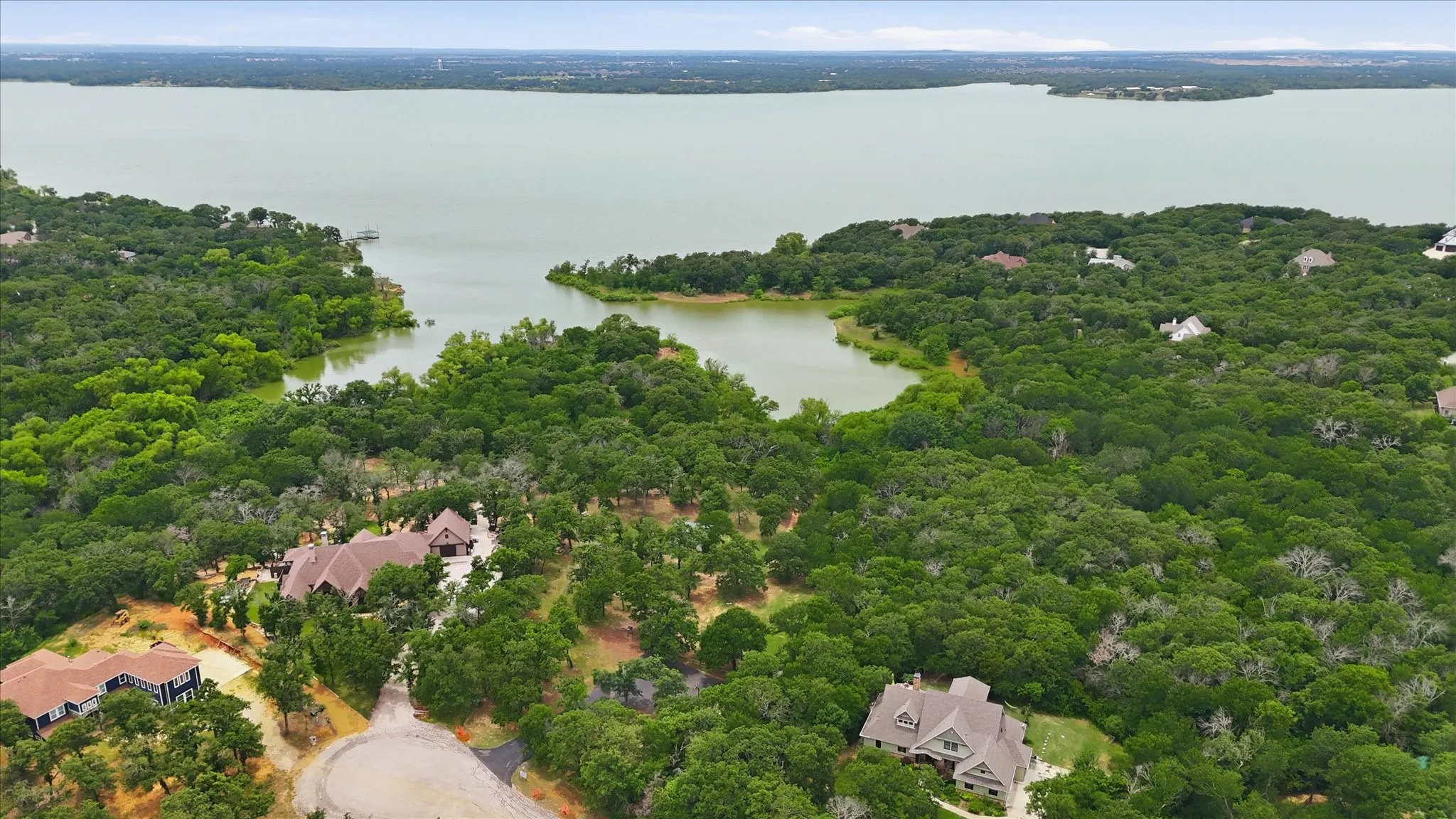 Single Family Residence For Sale in Denton County , 521 Diamond Point Drive, Oak Point, Texas 75068, 3 Bedroom, 3 Bathroom, 2 Garage spaces, 2,322 Sqft, built in 2015, mls#21237992, Real Estate Agent in Oak Point, Homes For Sale in Denton county, Homes For Sale in Oak Point, Realtor in Oak Point Texas, Real Estate Brokerage Independent Realty Texas, Luminita Cordes Realtor