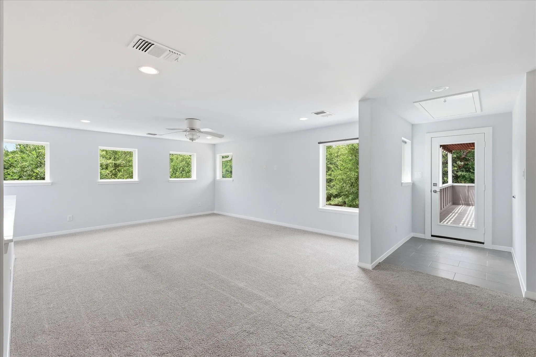 Single Family Residence For Sale in Denton County , 521 Diamond Point Drive, Oak Point, Texas 75068, 3 Bedroom, 3 Bathroom, 2 Garage spaces, 2,322 Sqft, built in 2015, mls#21237992, Real Estate Agent in Oak Point, Homes For Sale in Denton county, Homes For Sale in Oak Point, Realtor in Oak Point Texas, Real Estate Brokerage Independent Realty Texas, Luminita Cordes Realtor