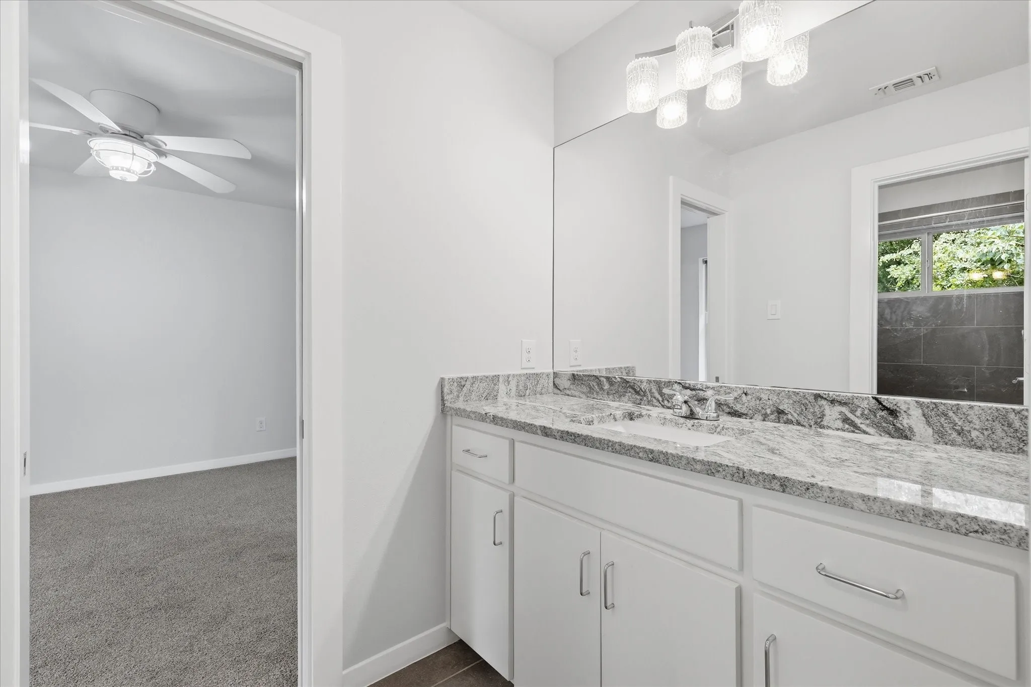 Single Family Residence For Sale in Denton County , 521 Diamond Point Drive, Oak Point, Texas 75068, 3 Bedroom, 3 Bathroom, 2 Garage spaces, 2,322 Sqft, built in 2015, mls#21237992, Real Estate Agent in Oak Point, Homes For Sale in Denton county, Homes For Sale in Oak Point, Realtor in Oak Point Texas, Real Estate Brokerage Independent Realty Texas, Luminita Cordes Realtor
