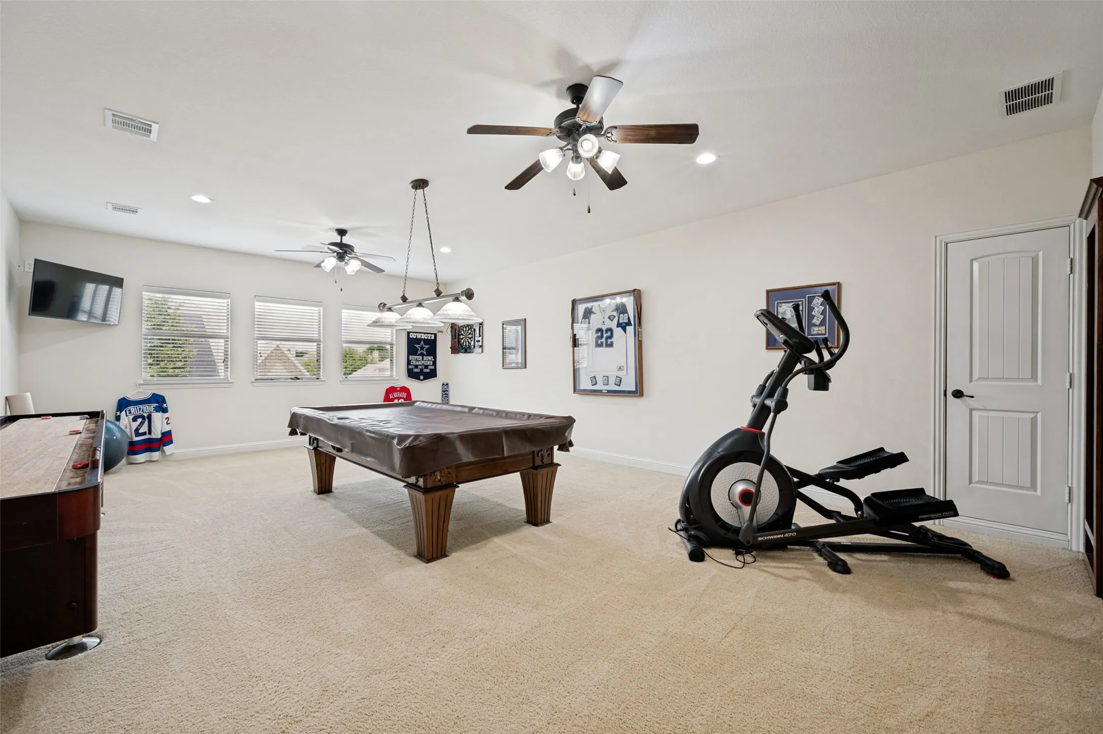 A oversized game room for hours of fun.
