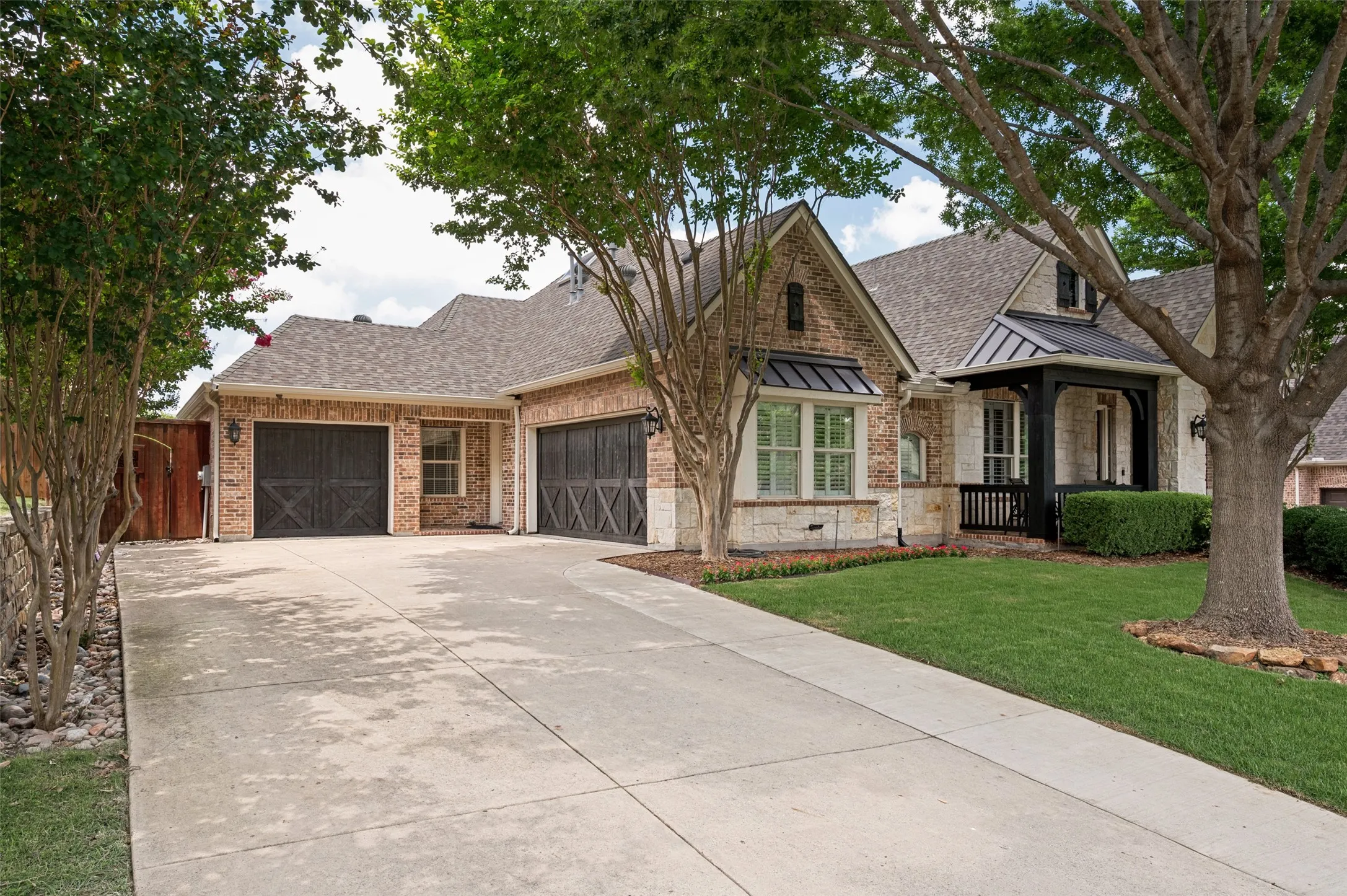 Residents enjoy outstanding community amenities, including a fishing pond, walking trails, parks and a playground. Located in highly acclaimed Prosper ISD.