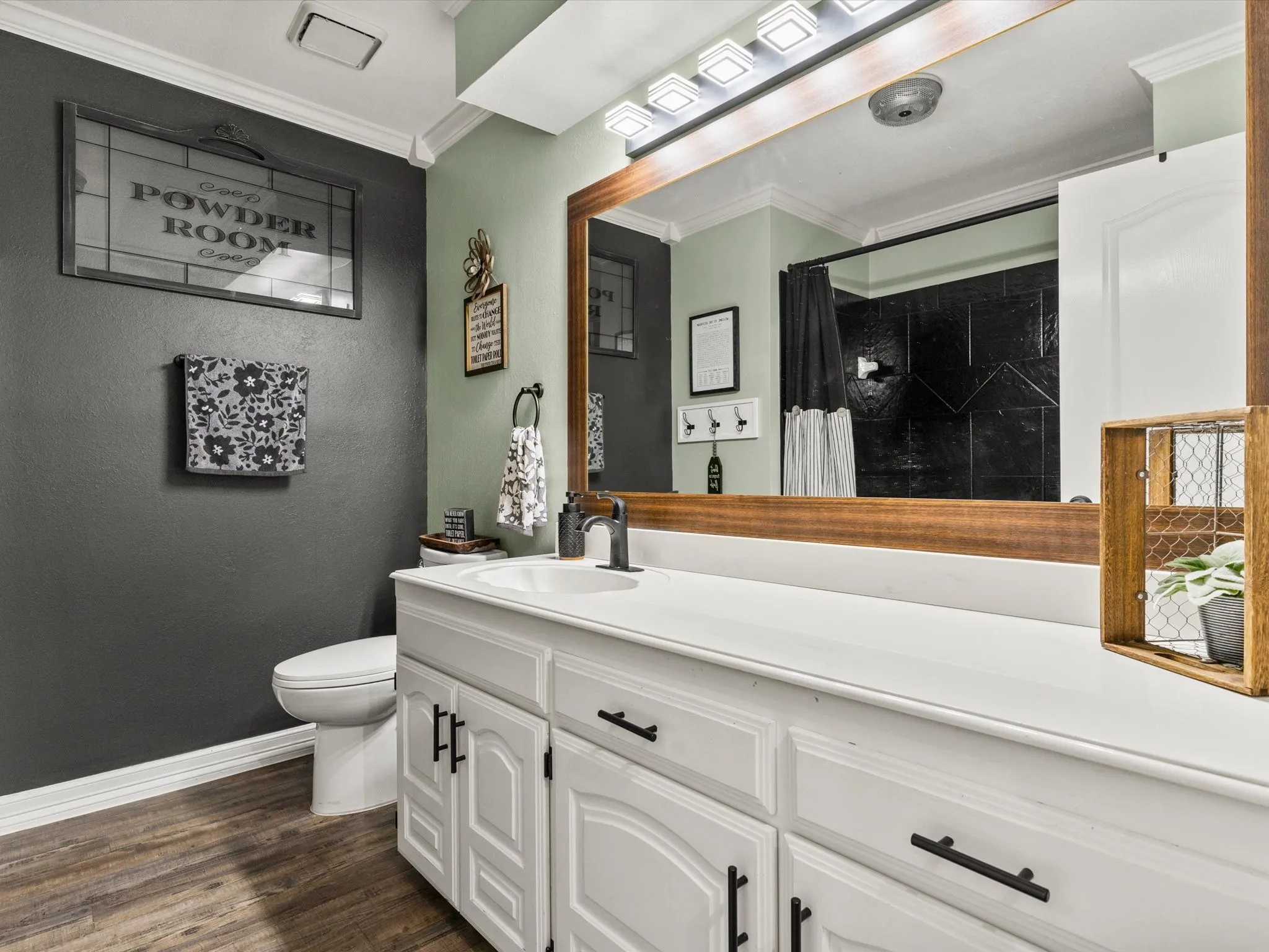 Single Family Residence For Sale in Johnson County , 102 Kings Place, Joshua, Texas 76058, 4 Bedroom, 3 Bathroom, 2 Garage spaces, 2,322 Sqft, built in 1988, mls#21297349, Real Estate Agent in Joshua, Homes For Sale in Johnson county, Homes For Sale in Joshua, Realtor in Joshua Texas, Real Estate Brokerage Independent Realty Texas, Luminita Cordes Realtor