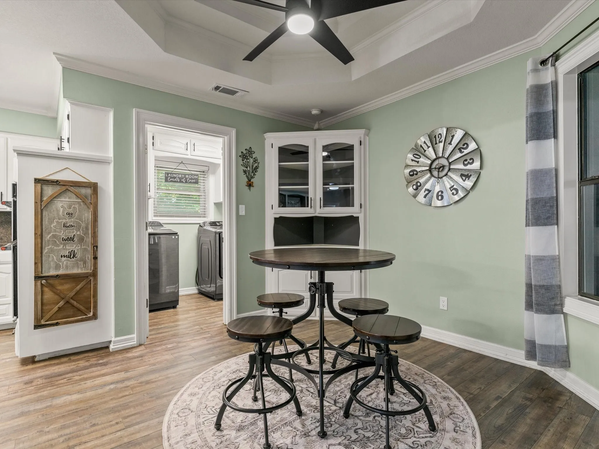 Single Family Residence For Sale in Johnson County , 102 Kings Place, Joshua, Texas 76058, 4 Bedroom, 3 Bathroom, 2 Garage spaces, 2,322 Sqft, built in 1988, mls#21297349, Real Estate Agent in Joshua, Homes For Sale in Johnson county, Homes For Sale in Joshua, Realtor in Joshua Texas, Real Estate Brokerage Independent Realty Texas, Luminita Cordes Realtor