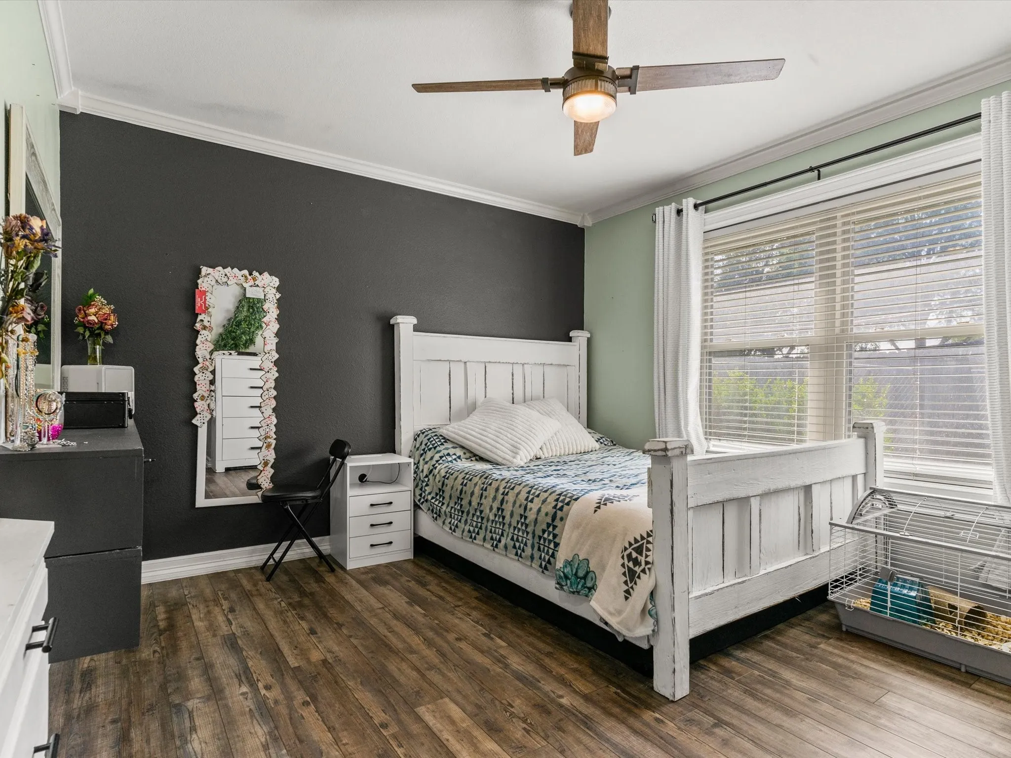 Single Family Residence For Sale in Johnson County , 102 Kings Place, Joshua, Texas 76058, 4 Bedroom, 3 Bathroom, 2 Garage spaces, 2,322 Sqft, built in 1988, mls#21297349, Real Estate Agent in Joshua, Homes For Sale in Johnson county, Homes For Sale in Joshua, Realtor in Joshua Texas, Real Estate Brokerage Independent Realty Texas, Luminita Cordes Realtor