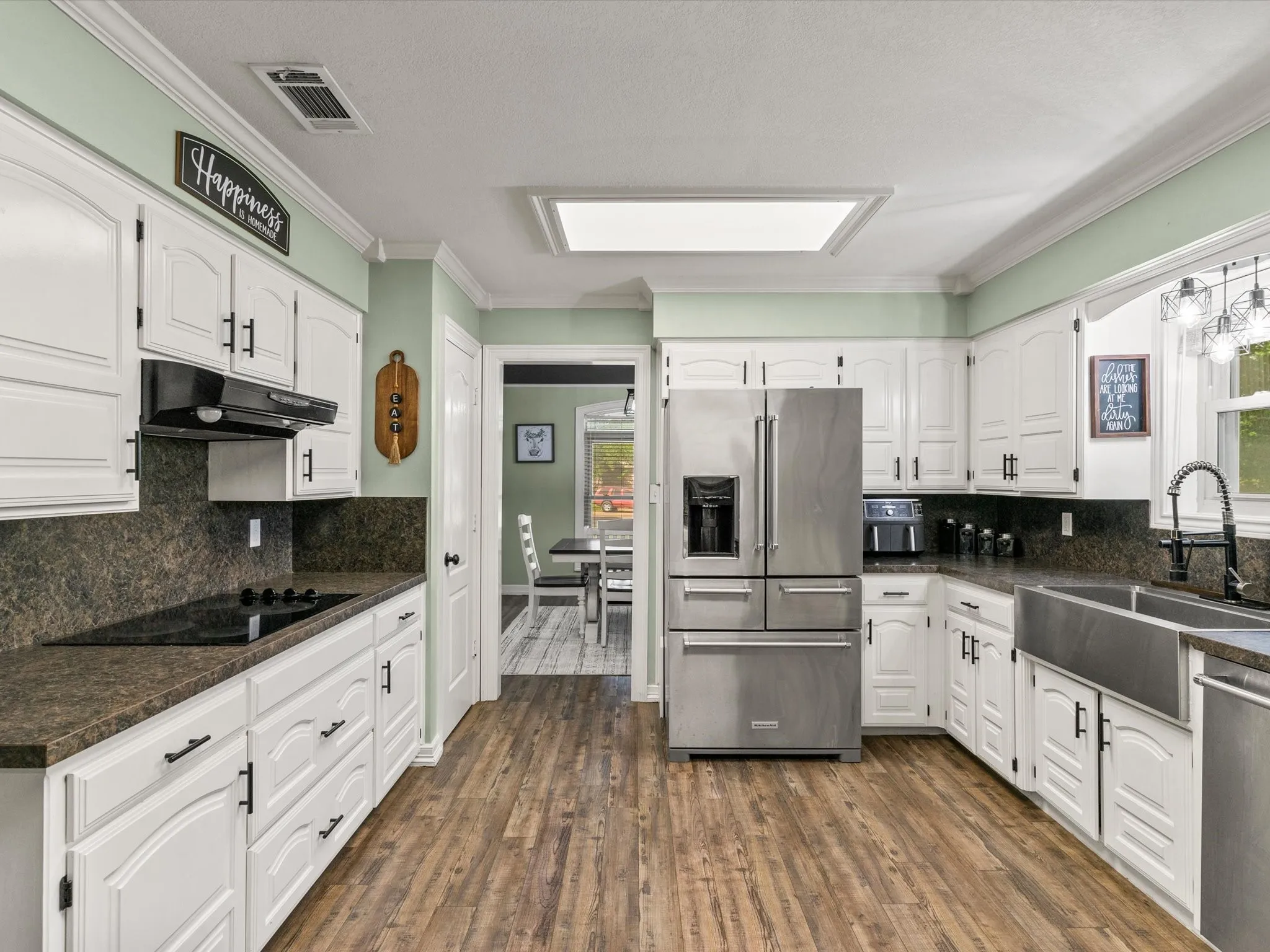Single Family Residence For Sale in Johnson County , 102 Kings Place, Joshua, Texas 76058, 4 Bedroom, 3 Bathroom, 2 Garage spaces, 2,322 Sqft, built in 1988, mls#21297349, Real Estate Agent in Joshua, Homes For Sale in Johnson county, Homes For Sale in Joshua, Realtor in Joshua Texas, Real Estate Brokerage Independent Realty Texas, Luminita Cordes Realtor
