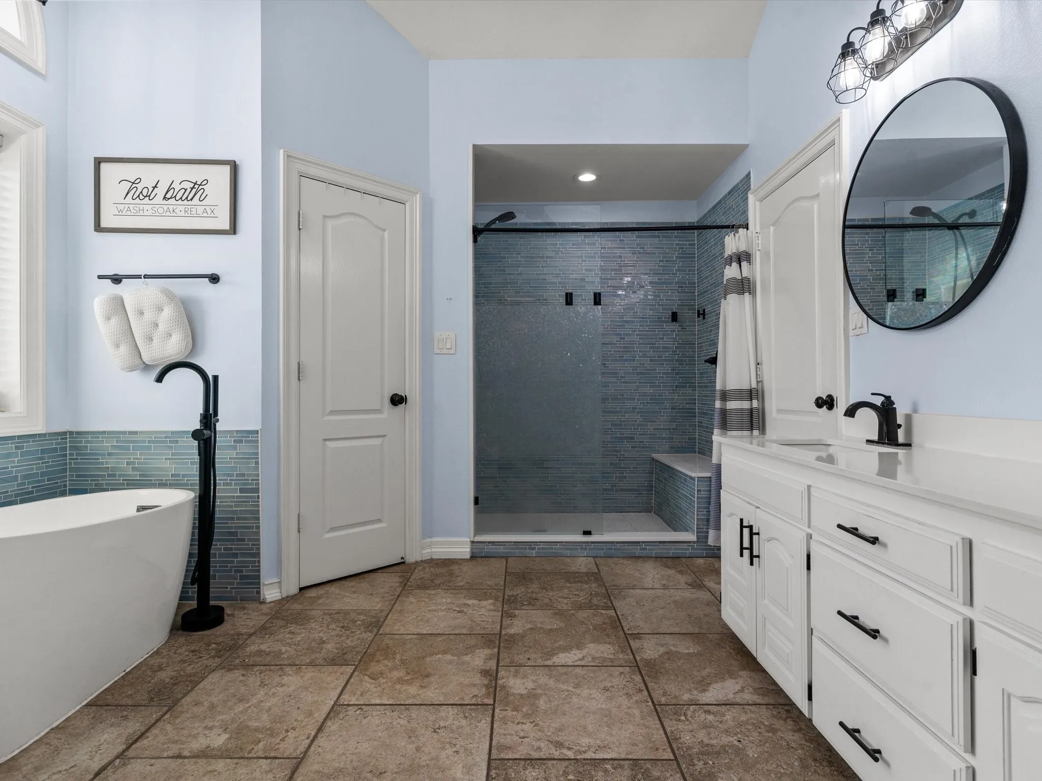 Single Family Residence For Sale in Johnson County , 102 Kings Place, Joshua, Texas 76058, 4 Bedroom, 3 Bathroom, 2 Garage spaces, 2,322 Sqft, built in 1988, mls#21297349, Real Estate Agent in Joshua, Homes For Sale in Johnson county, Homes For Sale in Joshua, Realtor in Joshua Texas, Real Estate Brokerage Independent Realty Texas, Luminita Cordes Realtor