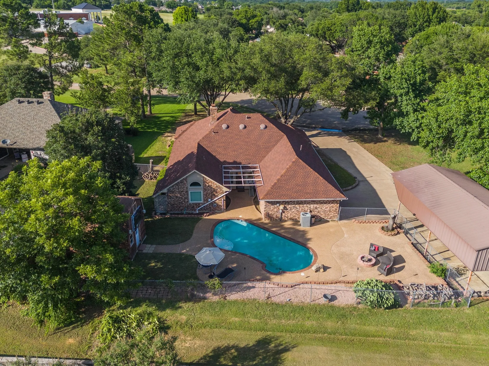 Single Family Residence For Sale in Johnson County , 102 Kings Place, Joshua, Texas 76058, 4 Bedroom, 3 Bathroom, 2 Garage spaces, 2,322 Sqft, built in 1988, mls#21297349, Real Estate Agent in Joshua, Homes For Sale in Johnson county, Homes For Sale in Joshua, Realtor in Joshua Texas, Real Estate Brokerage Independent Realty Texas, Luminita Cordes Realtor