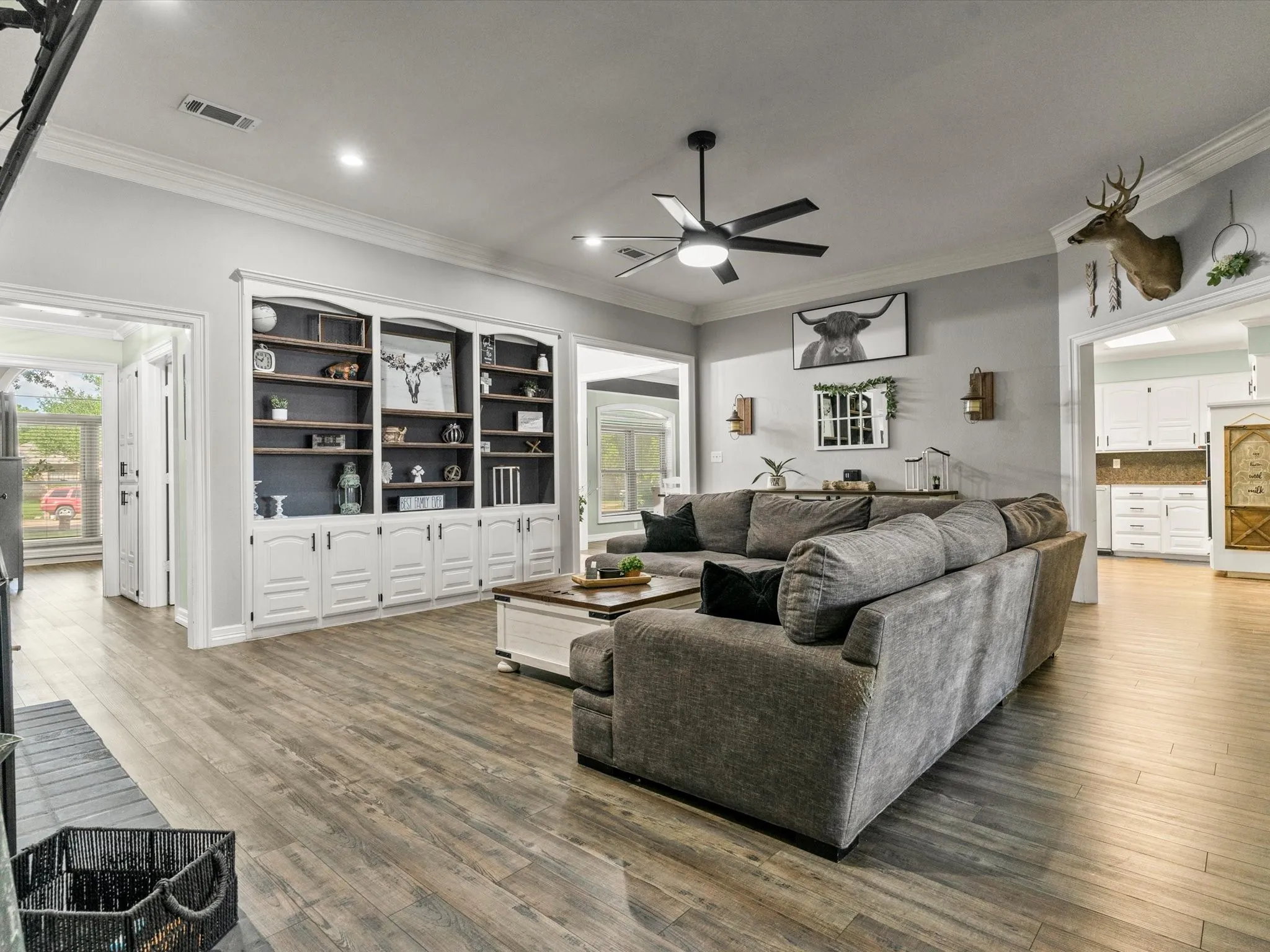 Single Family Residence For Sale in Johnson County , 102 Kings Place, Joshua, Texas 76058, 4 Bedroom, 3 Bathroom, 2 Garage spaces, 2,322 Sqft, built in 1988, mls#21297349, Real Estate Agent in Joshua, Homes For Sale in Johnson county, Homes For Sale in Joshua, Realtor in Joshua Texas, Real Estate Brokerage Independent Realty Texas, Luminita Cordes Realtor