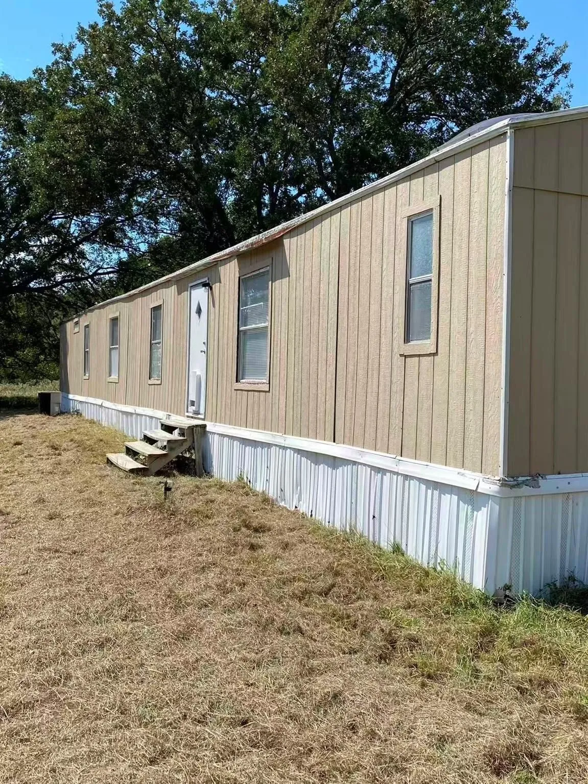 Mobile Home For Sale in Hunt County , 1000 Sundance Drive, West Tawakoni, Texas 75474, 3 Bedrooms, 2 Bathrooms, Garage spaces, 1,064 Sqft, built in 1993, Price $225,000, mls#21298822, Real Estate Agent in West Tawakoni, Homes For Sale in Hunt county, Homes For Sale in West Tawakoni, Realtor in West Tawakoni Texas, Real Estate Brokerage Independent Realty Texas, Luminita Cordes Realtor
