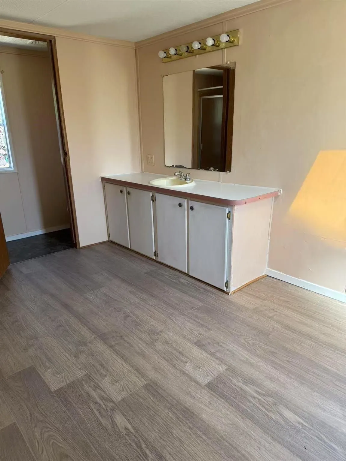 Mobile Home For Sale in Hunt County , 1000 Sundance Drive, West Tawakoni, Texas 75474, 3 Bedrooms, 2 Bathrooms, Garage spaces, 1,064 Sqft, built in 1993, Price $225,000, mls#21298822, Real Estate Agent in West Tawakoni, Homes For Sale in Hunt county, Homes For Sale in West Tawakoni, Realtor in West Tawakoni Texas, Real Estate Brokerage Independent Realty Texas, Luminita Cordes Realtor
