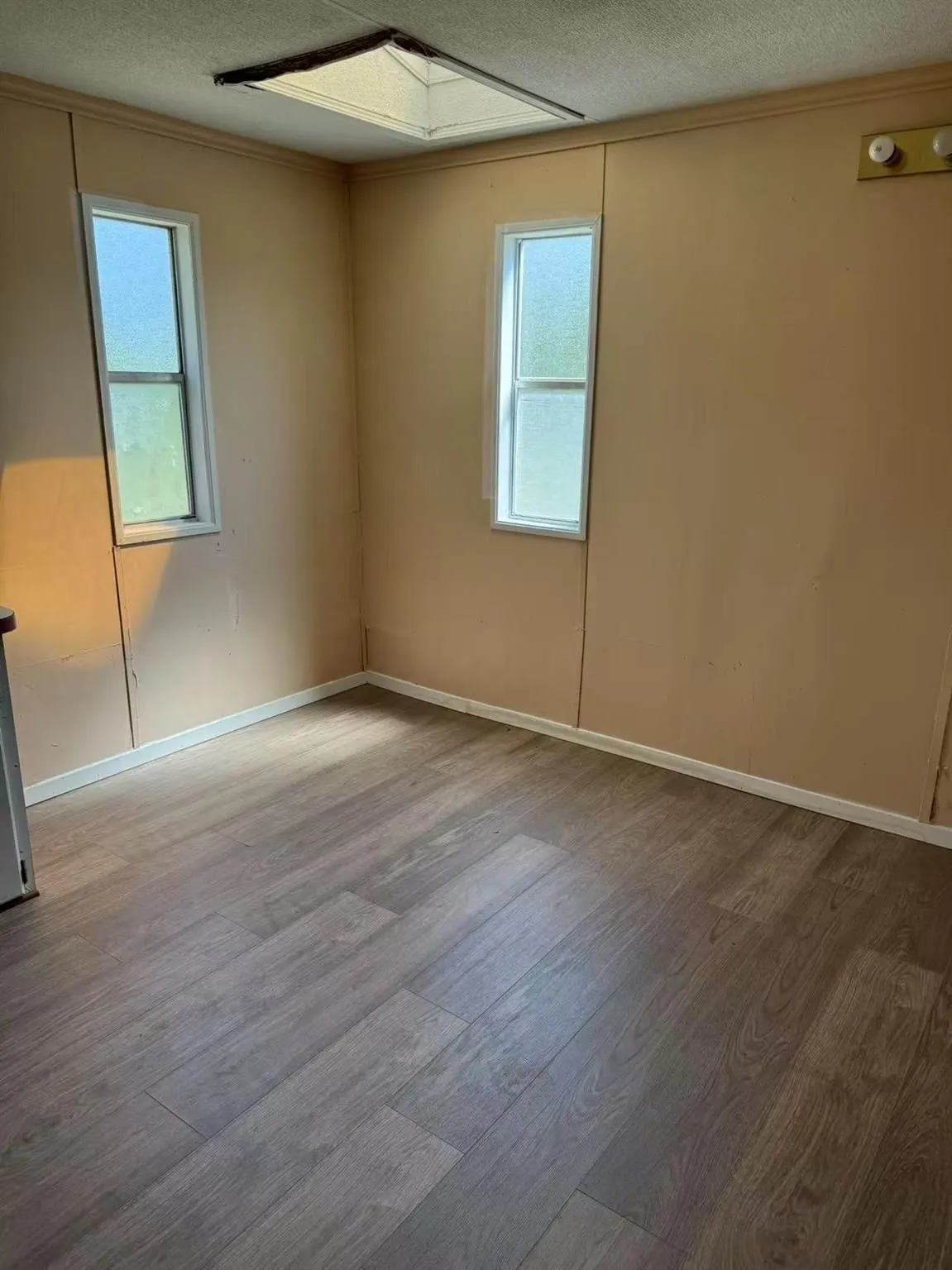 Mobile Home For Sale in Hunt County , 1000 Sundance Drive, West Tawakoni, Texas 75474, 3 Bedrooms, 2 Bathrooms, Garage spaces, 1,064 Sqft, built in 1993, Price $225,000, mls#21298822, Real Estate Agent in West Tawakoni, Homes For Sale in Hunt county, Homes For Sale in West Tawakoni, Realtor in West Tawakoni Texas, Real Estate Brokerage Independent Realty Texas, Luminita Cordes Realtor