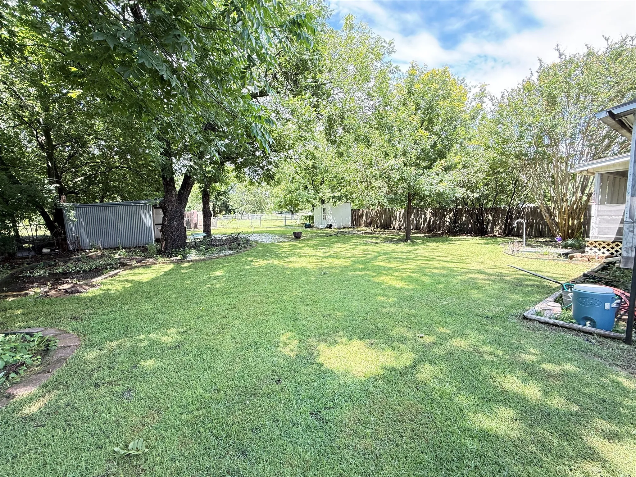 Single Family Residence For Sale in Fannin County , 619 E 12th Street, Bonham, Texas 75418, 3 Bedroom, 2 Bathroom, Garage spaces, 1,760 Sqft, built in 1942, mls#21296885, Real Estate Agent in Bonham, Homes For Sale in Fannin county, Homes For Sale in Bonham, Realtor in Bonham Texas, Real Estate Brokerage Independent Realty Texas, Luminita Cordes Realtor