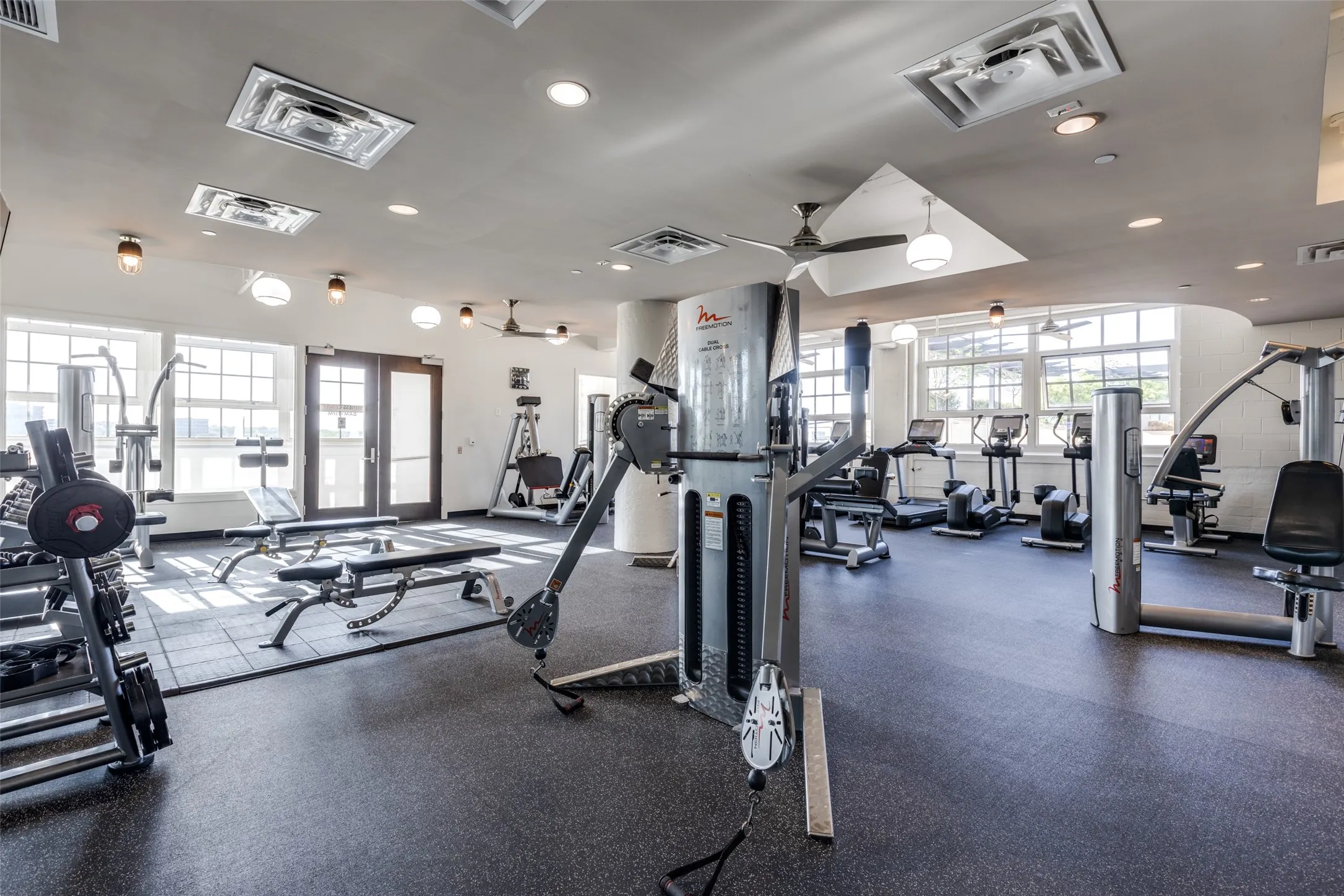 Condominium For Rent in Tarrant County , 2600 W 7th Street 1311, Fort Worth, Texas 76107, 2 Bedroom, 2 Bathroom, 2 Garage spaces, 1,263 Sqft, built in 1928, mls#21298186, Real Estate Agent in Fort Worth, Homes For Rent in Tarrant county, Homes For Rent in Fort Worth, Realtor in Fort Worth Texas, Real Estate Brokerage Independent Realty Texas, Luminita Cordes Realtor