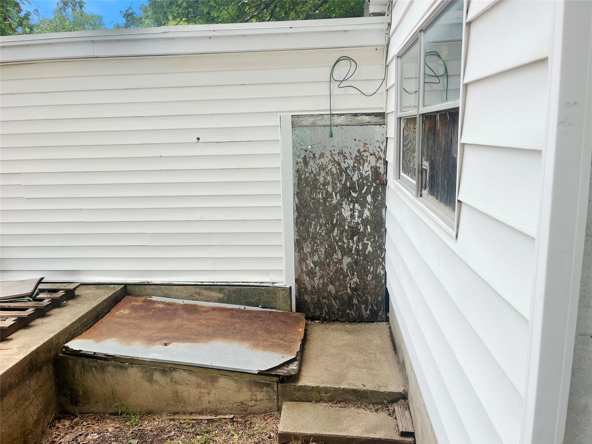 Single Family Residence For Sale in Grayson County , 210 W Dexter Street, Sherman, Texas 75092, 2 Bedroom, 1 Bathroom, Garage spaces, 1,269 Sqft, built in 1952, mls#21298799, Real Estate Agent in Sherman, Homes For Sale in Grayson county, Homes For Sale in Sherman, Realtor in Sherman Texas, Real Estate Brokerage Independent Realty Texas, Luminita Cordes Realtor