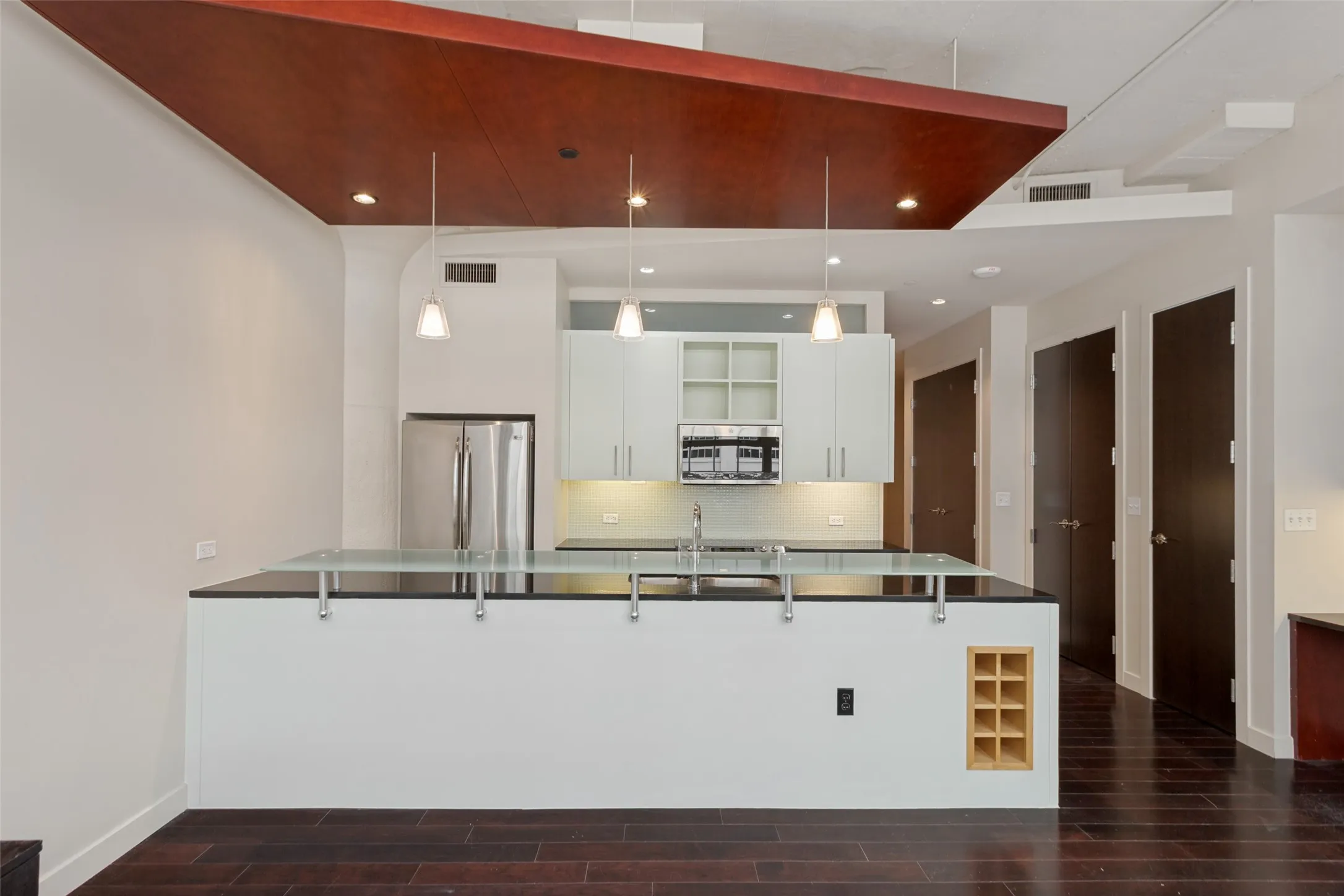Condominium For Sale in Tarrant County , 2600 W 7th Street 1311, Fort Worth, Texas 76107, 2 Bedroom, 2 Bathroom, 2 Garage spaces, 1,263 Sqft, built in 1928, mls#21298181, Real Estate Agent in Fort Worth, Homes For Sale in Tarrant county, Homes For Sale in Fort Worth, Realtor in Fort Worth Texas, Real Estate Brokerage Independent Realty Texas, Luminita Cordes Realtor
