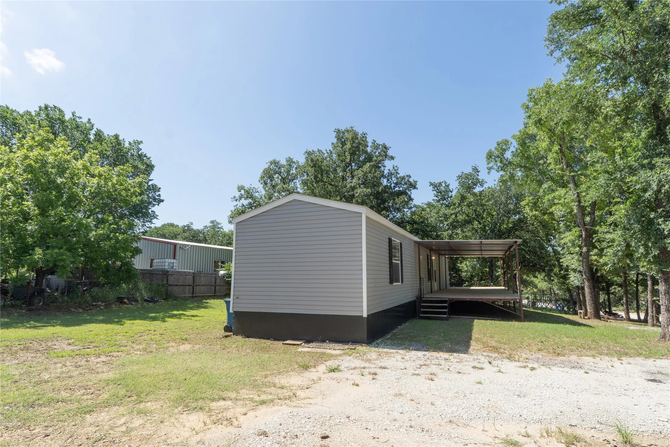 Mobile Home For Sale in Cooke County , 60 Tecumseh, Valley View, Texas 76272, 3 Bedroom, 2 Bathroom, Garage spaces, 1,064 Sqft, built in 2023, mls#21297962, Real Estate Agent in Valley View, Homes For Sale in Cooke county, Homes For Sale in Valley View, Realtor in Valley View Texas, Real Estate Brokerage Independent Realty Texas, Luminita Cordes Realtor