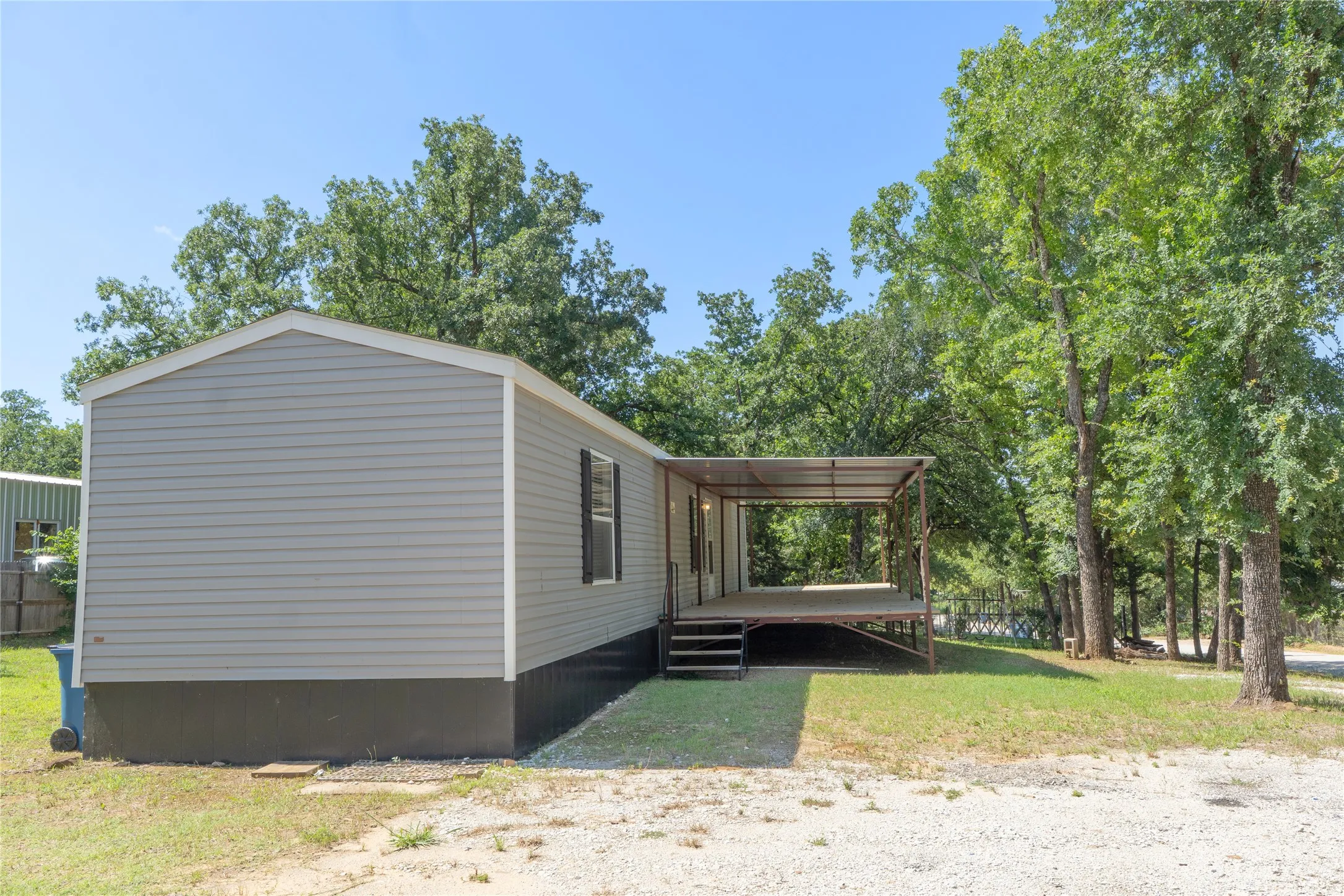 Mobile Home For Sale in Cooke County , 60 Tecumseh, Valley View, Texas 76272, 3 Bedroom, 2 Bathroom, Garage spaces, 1,064 Sqft, built in 2023, mls#21297962, Real Estate Agent in Valley View, Homes For Sale in Cooke county, Homes For Sale in Valley View, Realtor in Valley View Texas, Real Estate Brokerage Independent Realty Texas, Luminita Cordes Realtor