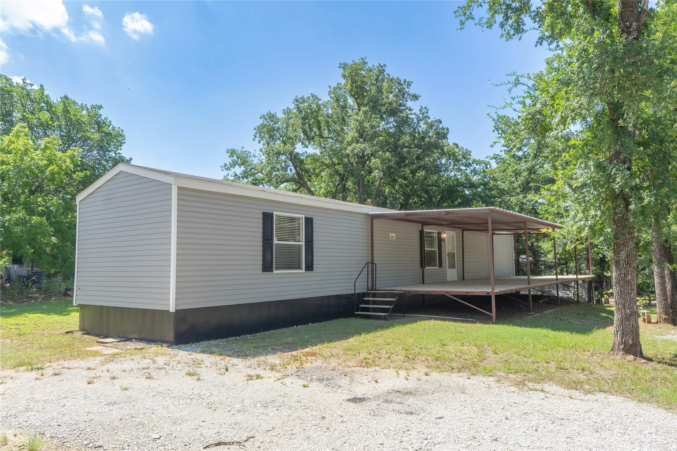 Mobile Home For Sale in Cooke County , 60 Tecumseh, Valley View, Texas 76272, 3 Bedroom, 2 Bathroom, Garage spaces, 1,064 Sqft, built in 2023, mls#21297962, Real Estate Agent in Valley View, Homes For Sale in Cooke county, Homes For Sale in Valley View, Realtor in Valley View Texas, Real Estate Brokerage Independent Realty Texas, Luminita Cordes Realtor