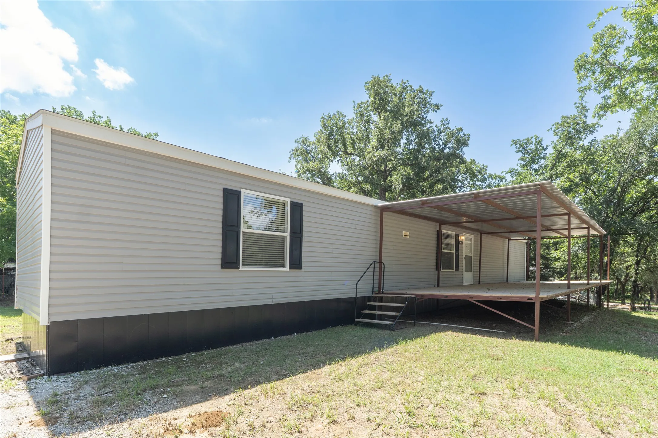 Mobile Home For Sale in Cooke County , 60 Tecumseh, Valley View, Texas 76272, 3 Bedroom, 2 Bathroom, Garage spaces, 1,064 Sqft, built in 2023, mls#21297962, Real Estate Agent in Valley View, Homes For Sale in Cooke county, Homes For Sale in Valley View, Realtor in Valley View Texas, Real Estate Brokerage Independent Realty Texas, Luminita Cordes Realtor