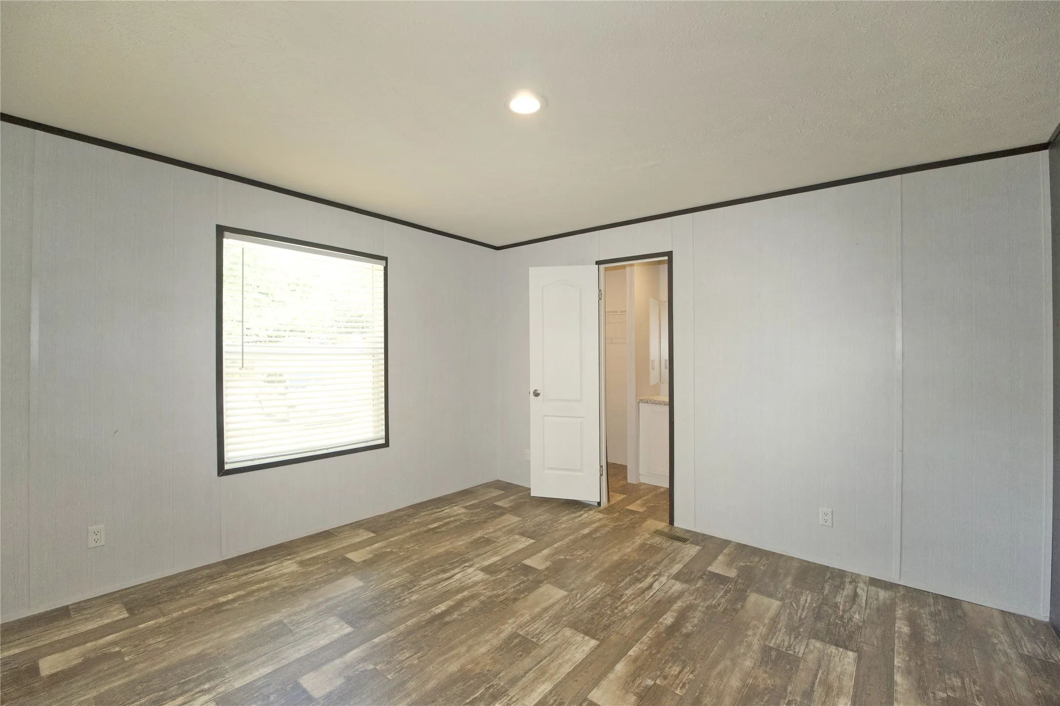 Mobile Home For Sale in Cooke County , 60 Tecumseh, Valley View, Texas 76272, 3 Bedroom, 2 Bathroom, Garage spaces, 1,064 Sqft, built in 2023, mls#21297962, Real Estate Agent in Valley View, Homes For Sale in Cooke county, Homes For Sale in Valley View, Realtor in Valley View Texas, Real Estate Brokerage Independent Realty Texas, Luminita Cordes Realtor