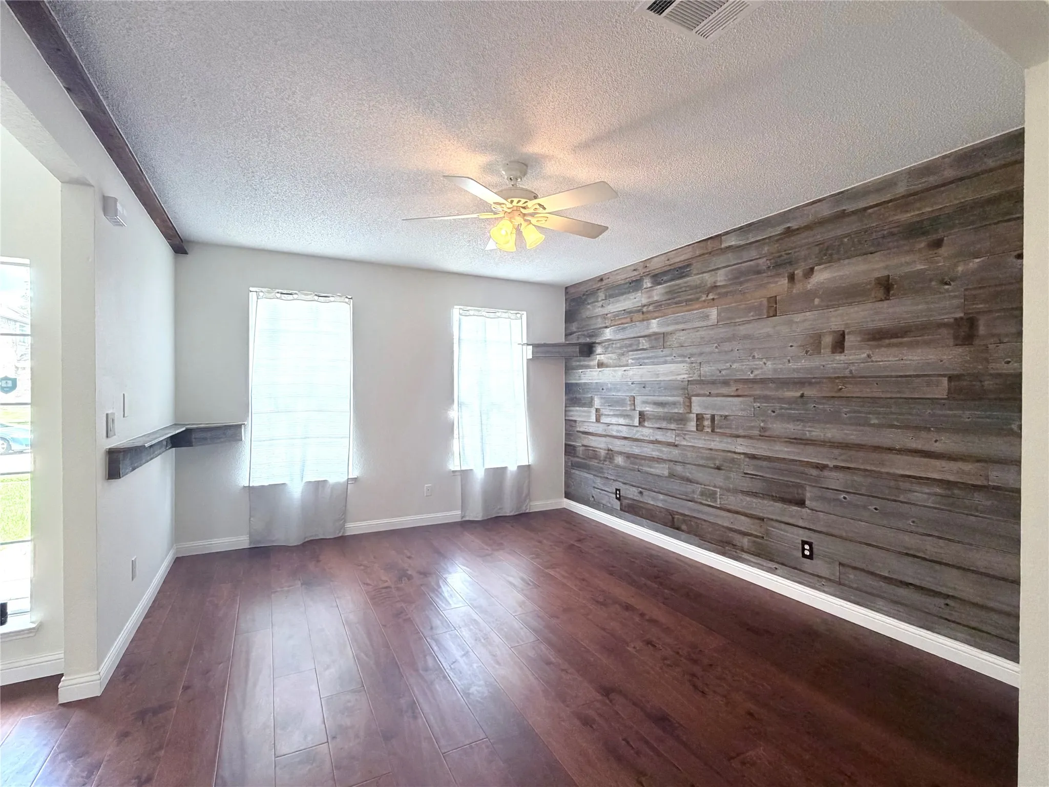 Single Family Residence For Sale in Collin County , 10109 Samantha Drive, Frisco, Texas 75035, 4 Bedroom, 3 Bathroom, 2 Garage spaces, 3,024 Sqft, built in 1994, mls#21260131, Real Estate Agent in Frisco, Homes For Sale in Collin county, Homes For Sale in Frisco, Realtor in Frisco Texas, Real Estate Brokerage Independent Realty Texas, Luminita Cordes Realtor