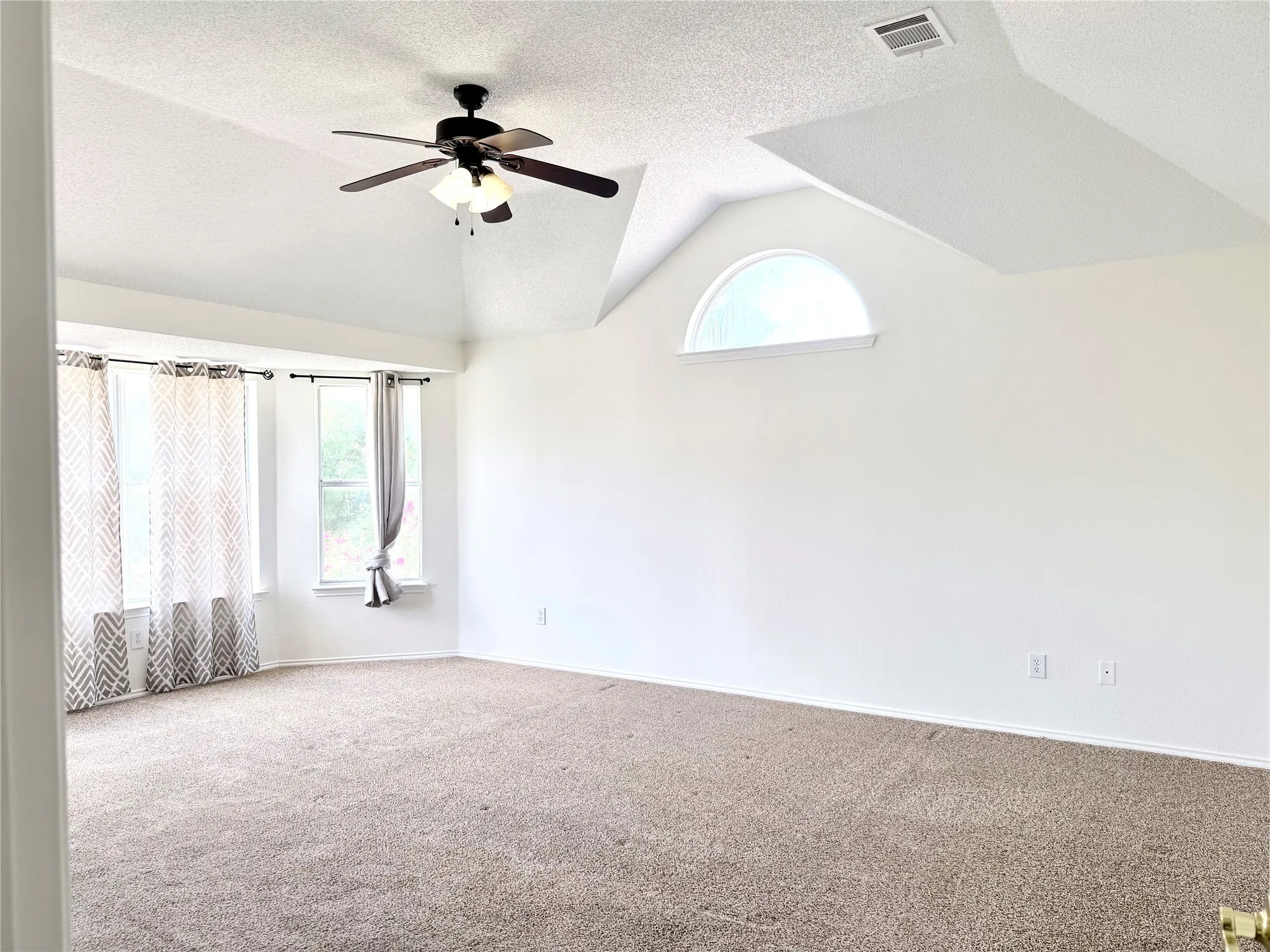 Single Family Residence For Sale in Collin County , 10109 Samantha Drive, Frisco, Texas 75035, 4 Bedroom, 3 Bathroom, 2 Garage spaces, 3,024 Sqft, built in 1994, mls#21260131, Real Estate Agent in Frisco, Homes For Sale in Collin county, Homes For Sale in Frisco, Realtor in Frisco Texas, Real Estate Brokerage Independent Realty Texas, Luminita Cordes Realtor