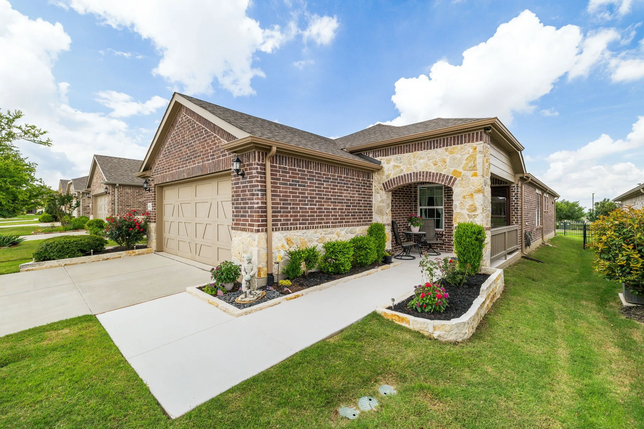 Single Family Residence For Sale in Denton County , 7612 Rampart Drive, Little Elm, Texas 76227, 2 Bedroom, 2 Bathroom, 2 Garage spaces, 1,613 Sqft, built in 2020, mls#21296033, Real Estate Agent in Little Elm, Homes For Sale in Denton county, Homes For Sale in Little Elm, Realtor in Little Elm Texas, Real Estate Brokerage Independent Realty Texas, Luminita Cordes Realtor