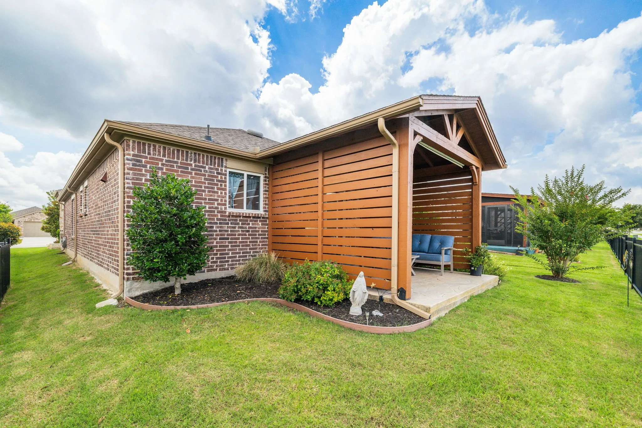 Single Family Residence For Sale in Denton County , 7612 Rampart Drive, Little Elm, Texas 76227, 2 Bedroom, 2 Bathroom, 2 Garage spaces, 1,613 Sqft, built in 2020, mls#21296033, Real Estate Agent in Little Elm, Homes For Sale in Denton county, Homes For Sale in Little Elm, Realtor in Little Elm Texas, Real Estate Brokerage Independent Realty Texas, Luminita Cordes Realtor