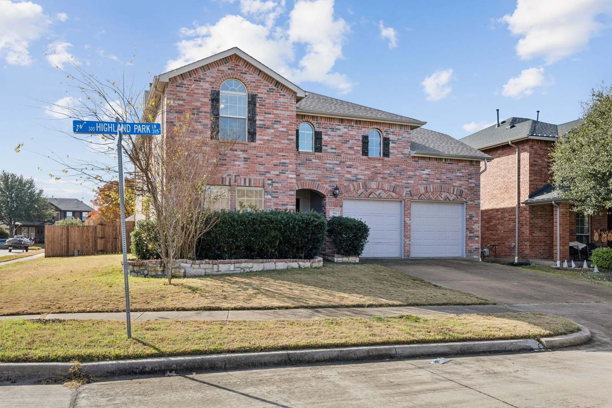 Single Family Residence For Sale in Collin County , 301 Highland Park Lane, Wylie, Texas 75098, 4 Bedroom, 3 Bathroom, 2 Garage spaces, 3,040 Sqft, built in 2007, mls#21297770, Real Estate Agent in Wylie, Homes For Sale in Collin county, Homes For Sale in Wylie, Realtor in Wylie Texas, Real Estate Brokerage Independent Realty Texas, Luminita Cordes Realtor