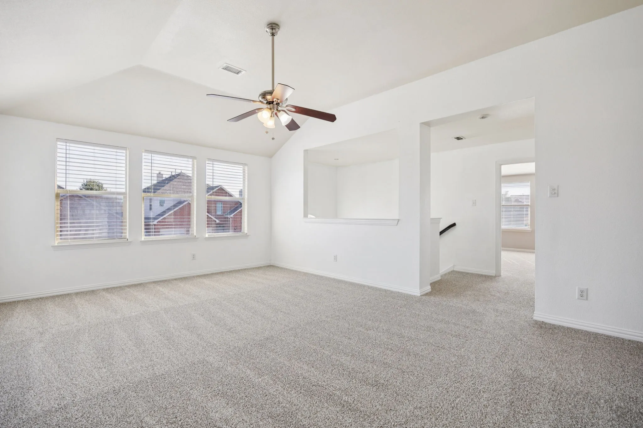 Single Family Residence For Sale in Collin County , 301 Highland Park Lane, Wylie, Texas 75098, 4 Bedroom, 3 Bathroom, 2 Garage spaces, 3,040 Sqft, built in 2007, mls#21297770, Real Estate Agent in Wylie, Homes For Sale in Collin county, Homes For Sale in Wylie, Realtor in Wylie Texas, Real Estate Brokerage Independent Realty Texas, Luminita Cordes Realtor