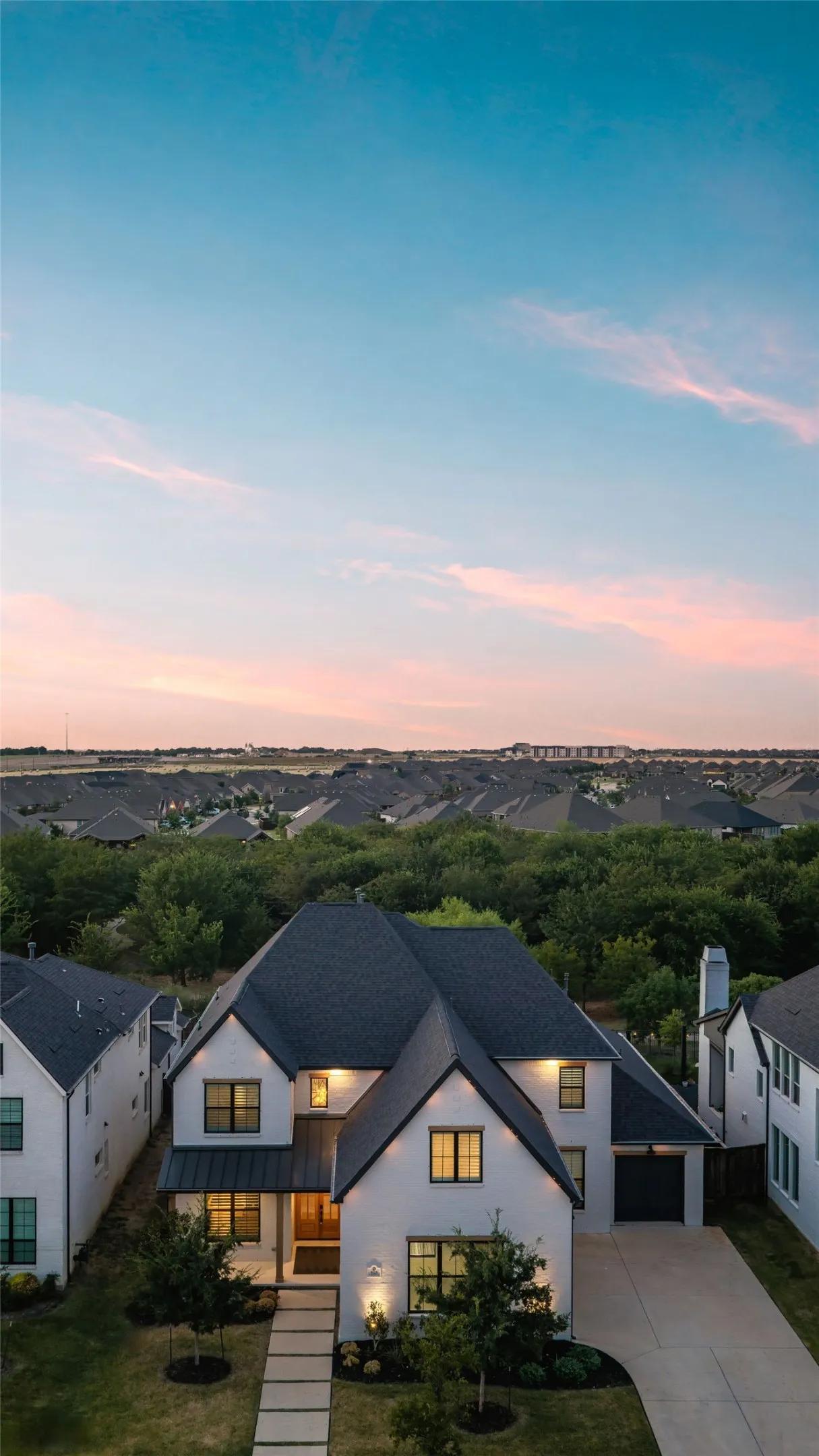 Single Family Residence For Sale in Collin County , 1525 Langford Lane, Celina, Texas 75009, 4 Bedroom, 6 Bathroom, 4 Garage spaces, 4,765 Sqft, built in 2021, mls#21295524, Real Estate Agent in Celina, Homes For Sale in Collin county, Homes For Sale in Celina, Realtor in Celina Texas, Real Estate Brokerage Independent Realty Texas, Luminita Cordes Realtor