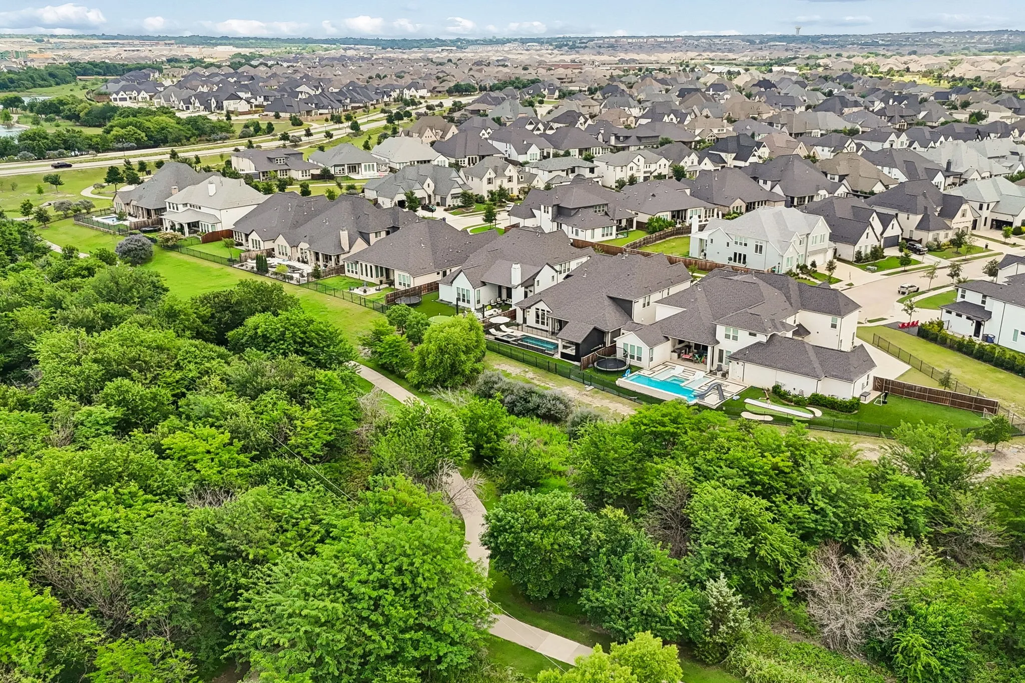 Single Family Residence For Sale in Collin County , 1525 Langford Lane, Celina, Texas 75009, 4 Bedroom, 6 Bathroom, 4 Garage spaces, 4,765 Sqft, built in 2021, mls#21295524, Real Estate Agent in Celina, Homes For Sale in Collin county, Homes For Sale in Celina, Realtor in Celina Texas, Real Estate Brokerage Independent Realty Texas, Luminita Cordes Realtor