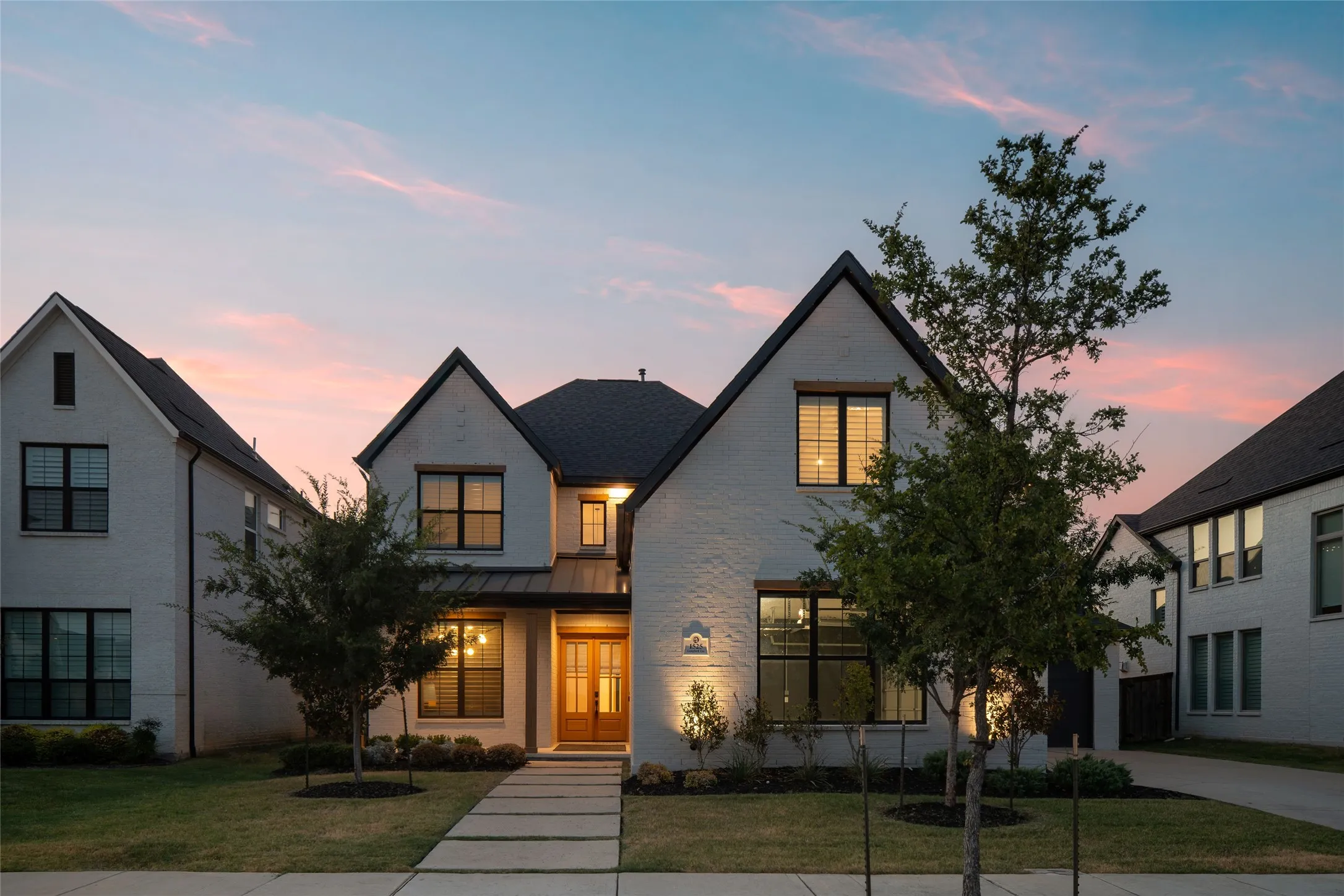 Single Family Residence For Sale in Collin County , 1525 Langford Lane, Celina, Texas 75009, 4 Bedroom, 6 Bathroom, 4 Garage spaces, 4,765 Sqft, built in 2021, mls#21295524, Real Estate Agent in Celina, Homes For Sale in Collin county, Homes For Sale in Celina, Realtor in Celina Texas, Real Estate Brokerage Independent Realty Texas, Luminita Cordes Realtor