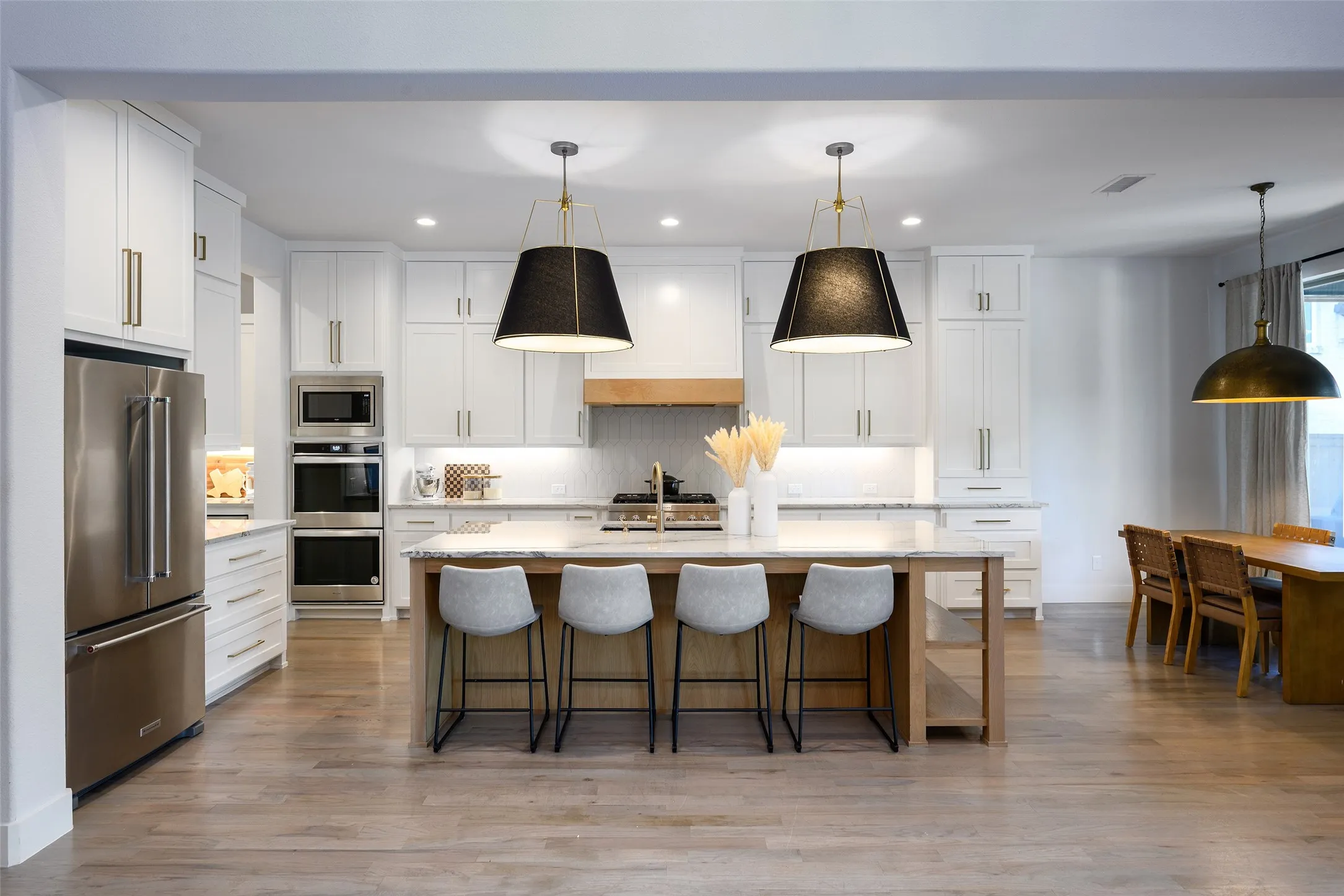 Single Family Residence For Sale in Collin County , 1525 Langford Lane, Celina, Texas 75009, 4 Bedroom, 6 Bathroom, 4 Garage spaces, 4,765 Sqft, built in 2021, mls#21295524, Real Estate Agent in Celina, Homes For Sale in Collin county, Homes For Sale in Celina, Realtor in Celina Texas, Real Estate Brokerage Independent Realty Texas, Luminita Cordes Realtor