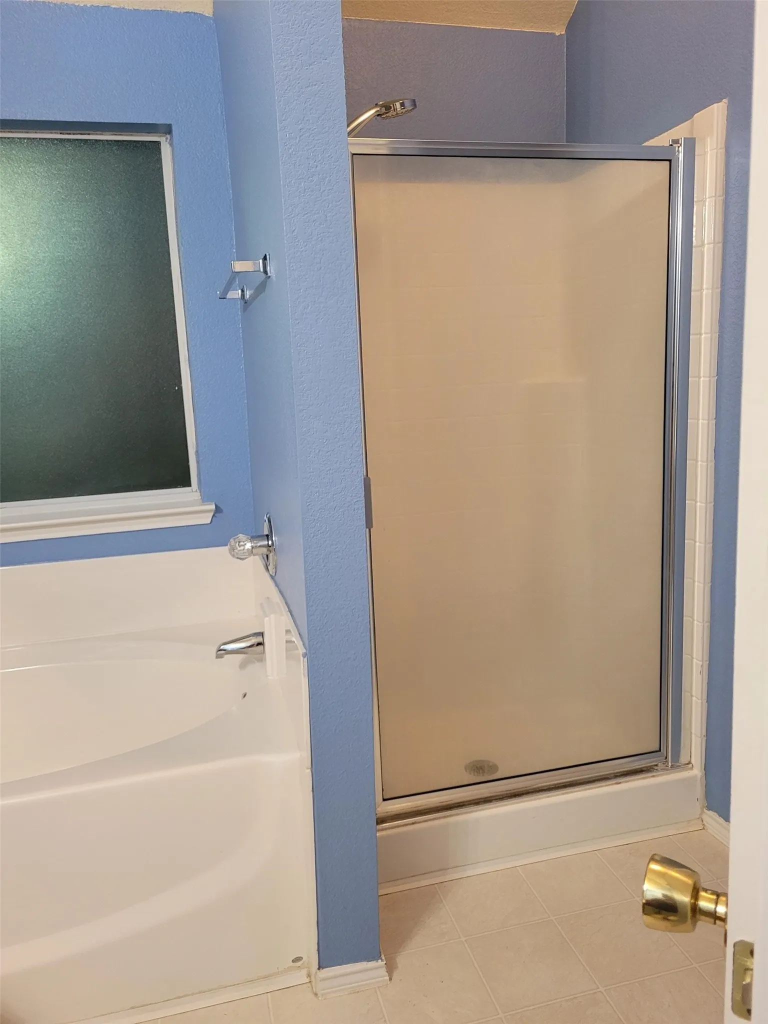Single Family Residence For Rent in Tarrant County , 10436 Phantom Hill Road, Fort Worth, Texas 76140, 3 Bedroom, 2 Bathroom, 2 Garage spaces, 1,498 Sqft, built in 2006, mls#21290572, Real Estate Agent in Fort Worth, Homes For Rent in Tarrant county, Homes For Rent in Fort Worth, Realtor in Fort Worth Texas, Real Estate Brokerage Independent Realty Texas, Luminita Cordes Realtor